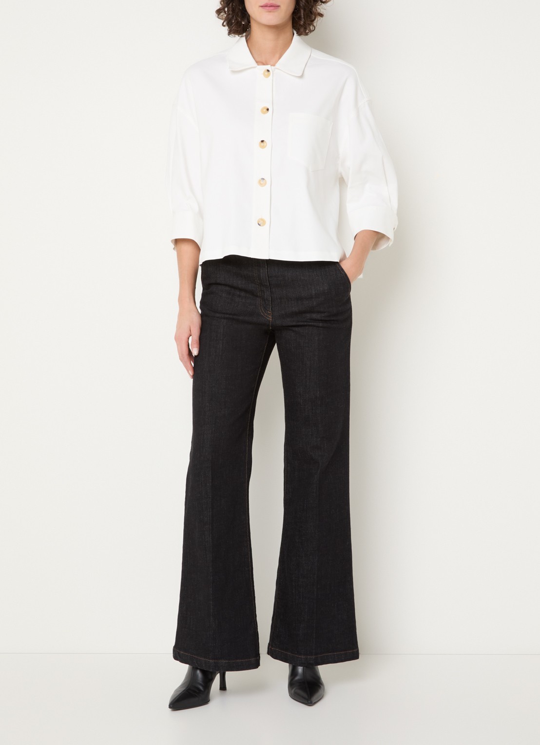 Gerard Darel Tenya oversized cropped blouse met opgestikte zak - voorkant 3 gebroken wit