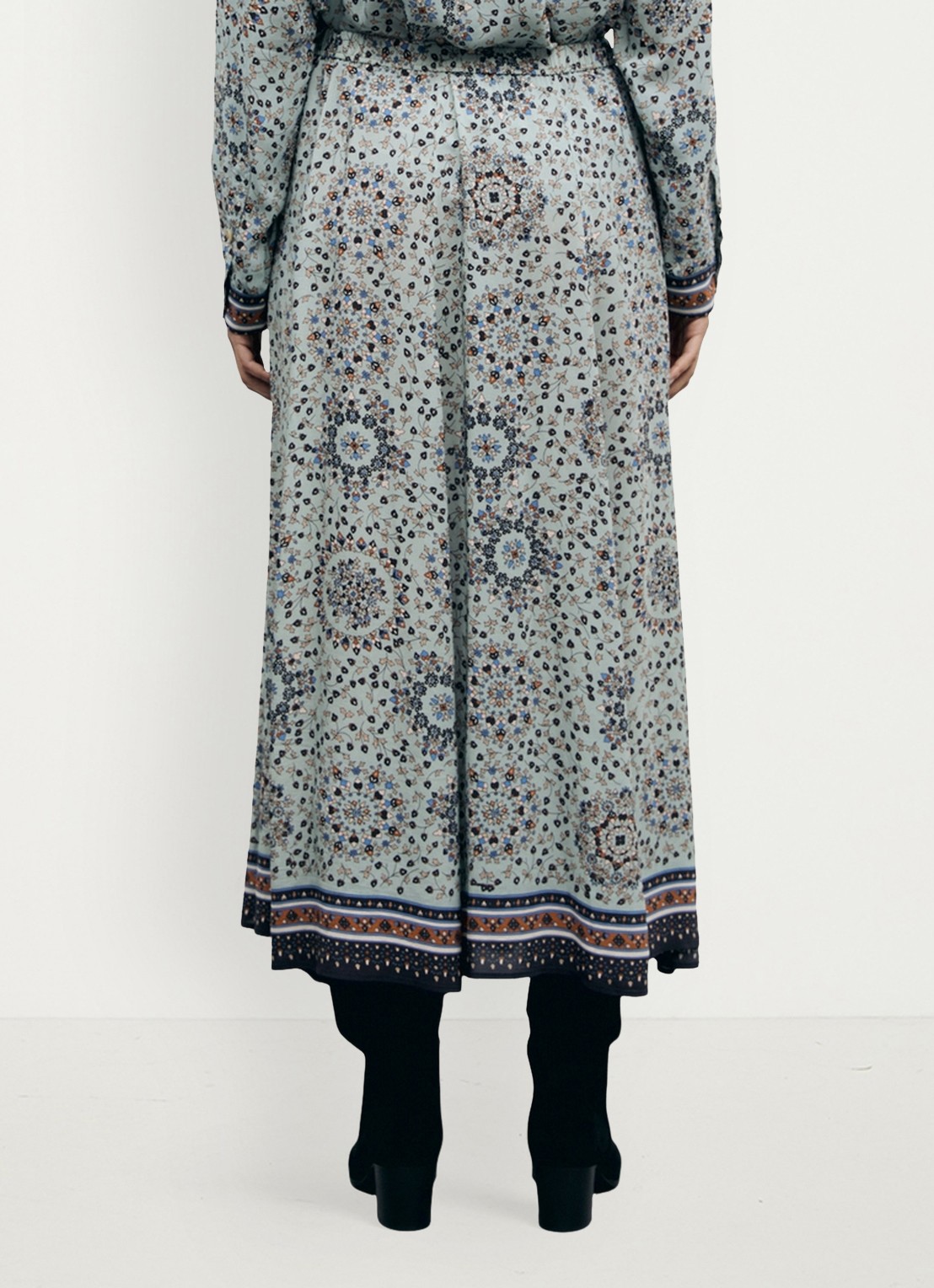 Gerard Darel Tifenn midi rok met paisley dessin - achterkant lichtblauw