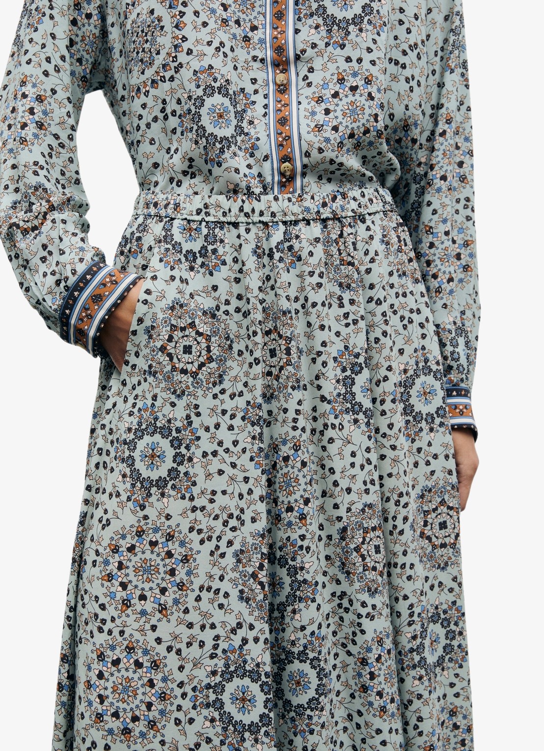 Gerard Darel Tifenn midi rok met paisley dessin - detail 5 lichtblauw