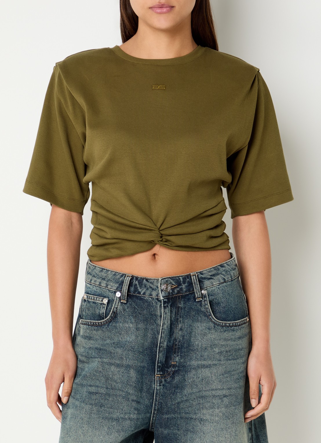 Gestuz Betty top met schoudervulling - detail 4 olijfgroen