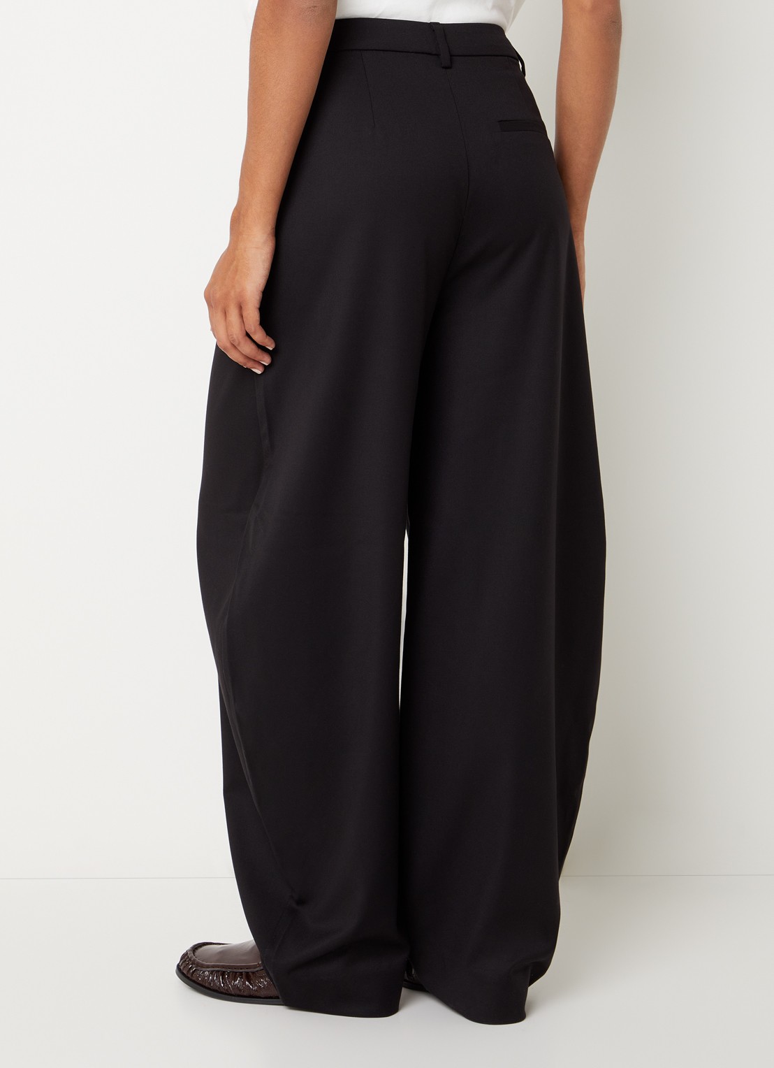 Gestuz Callia high waist wide fit pantalon met steekzakken - achterkant 4 zwart