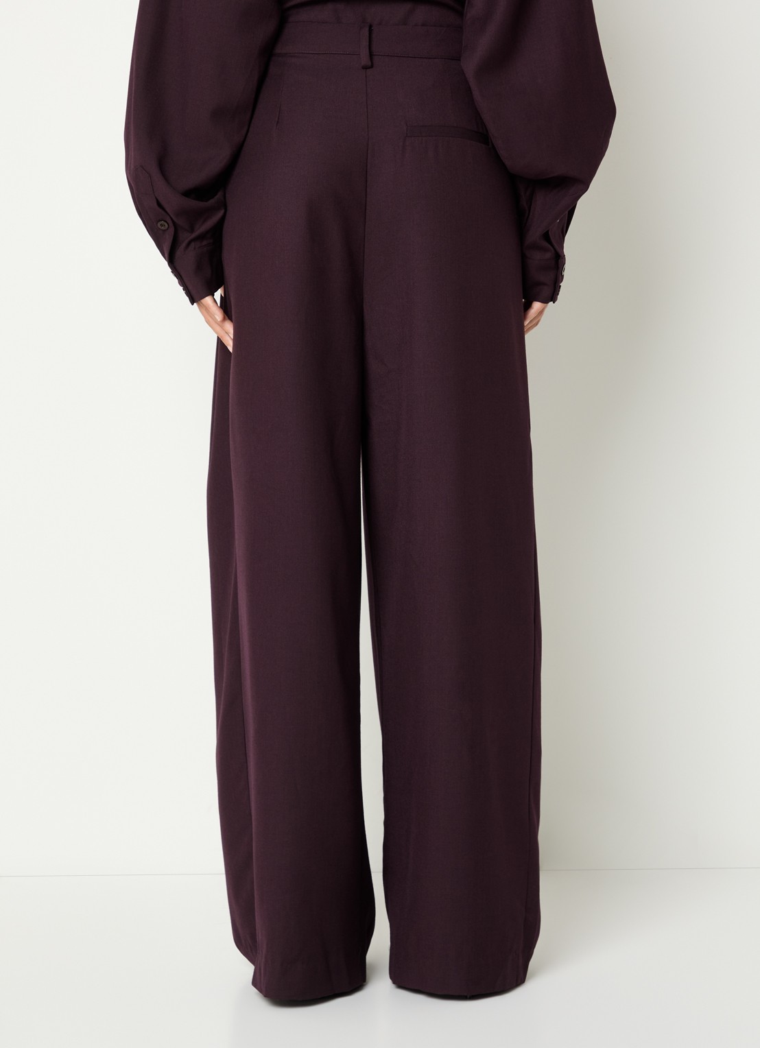 Gestuz Chany high waist wide fit pantalon met steekzakken - achterkant kastanjebruin