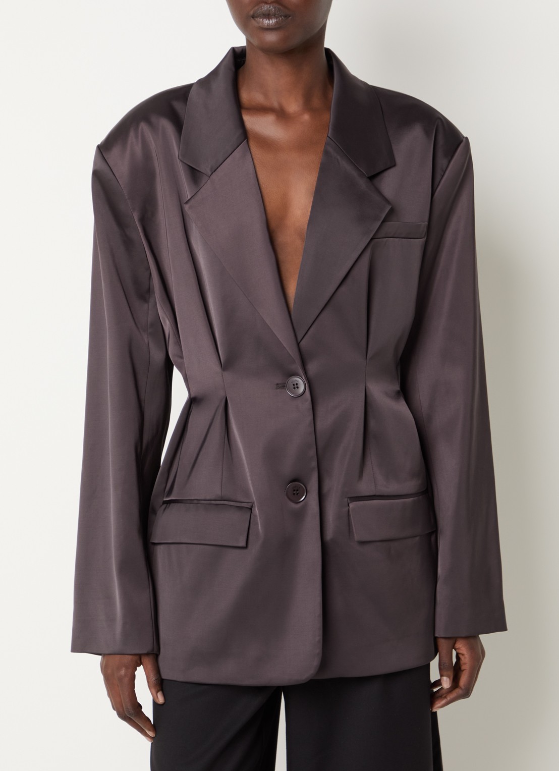 Gestuz Elva blazer met schoudervulling en glanzende finish - detail aubergine