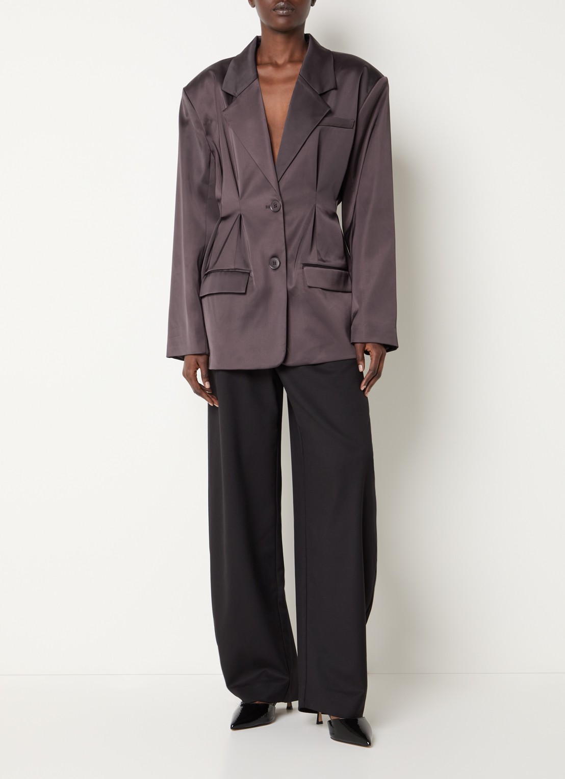 Gestuz Elva blazer met schoudervulling en glanzende finish - voorkant 3 aubergine