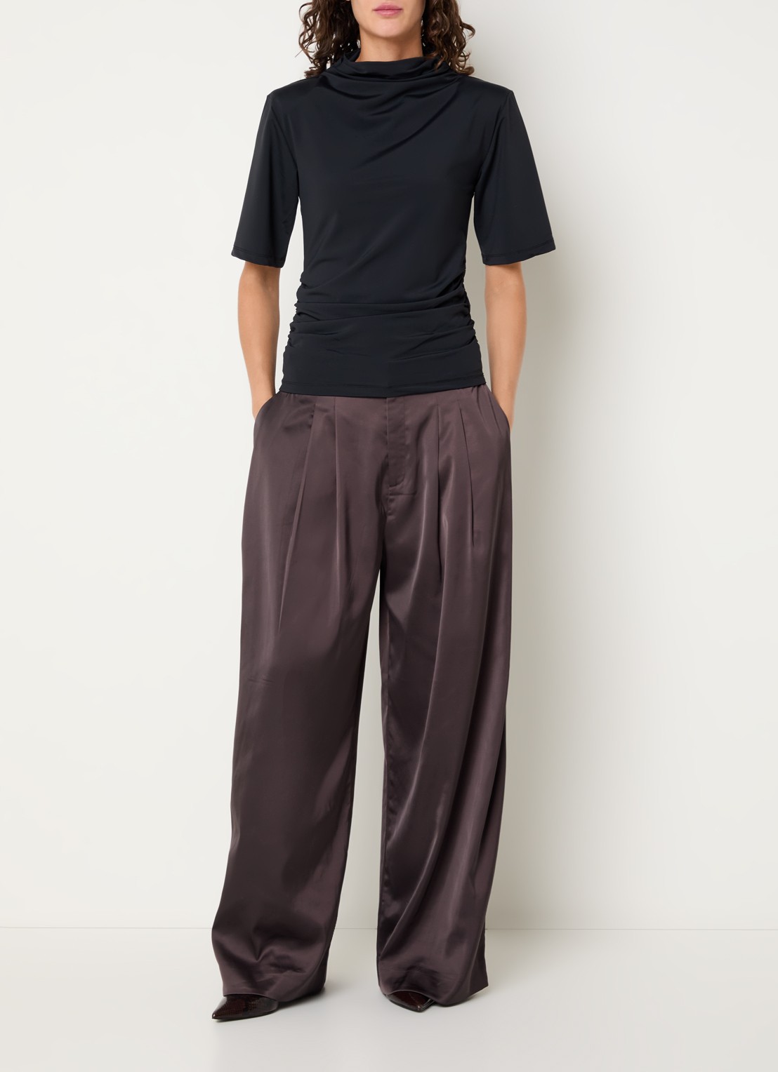 Gestuz GZelva high waist wide fit pantalon van satijn - voorkant 3 aubergine