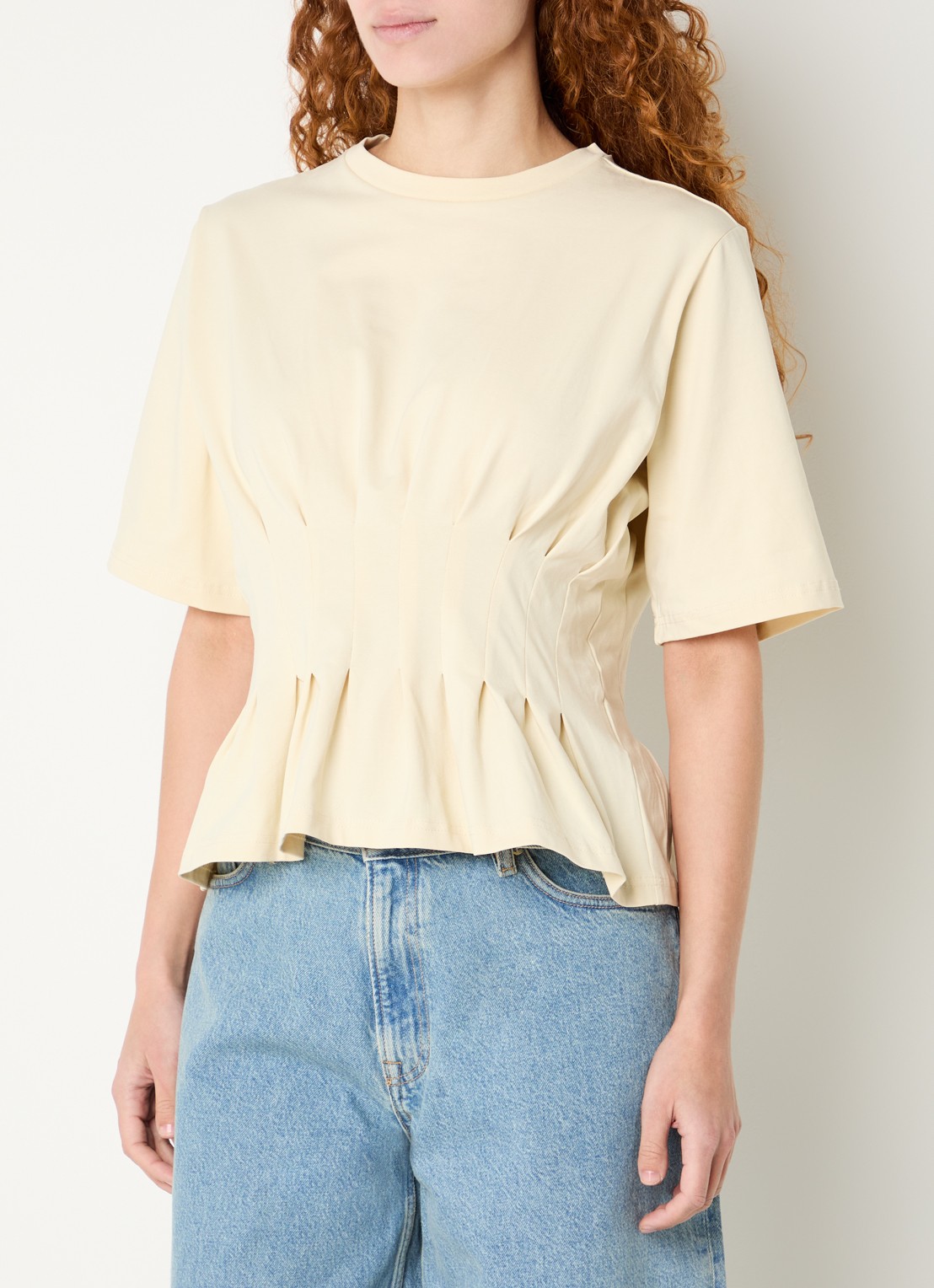 Gestuz GZinez T-shirt met plooidetail - detail 2 beige