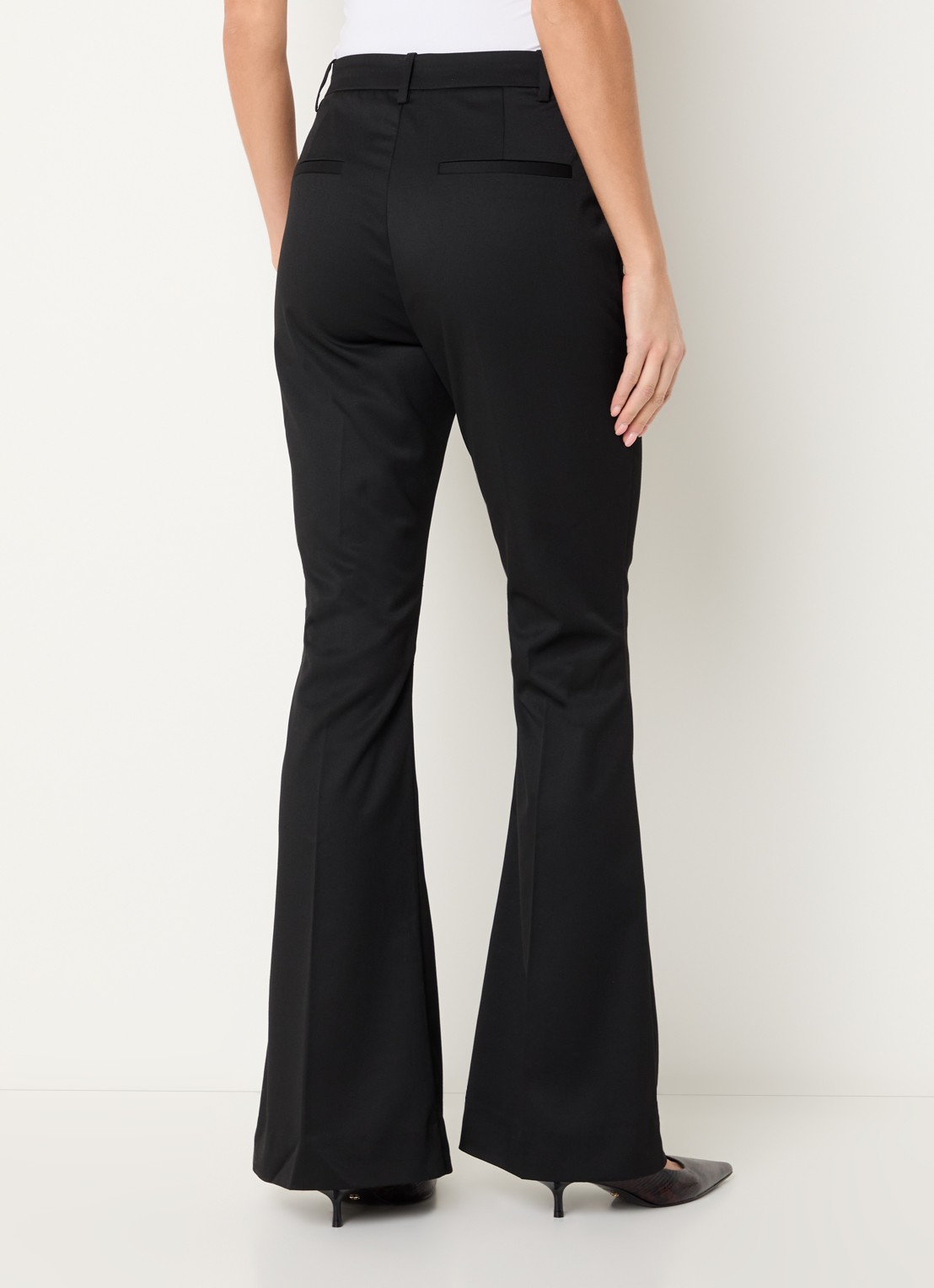 Gestuz GZlourina high waist flared fit pantalon - achterkant 2 zwart