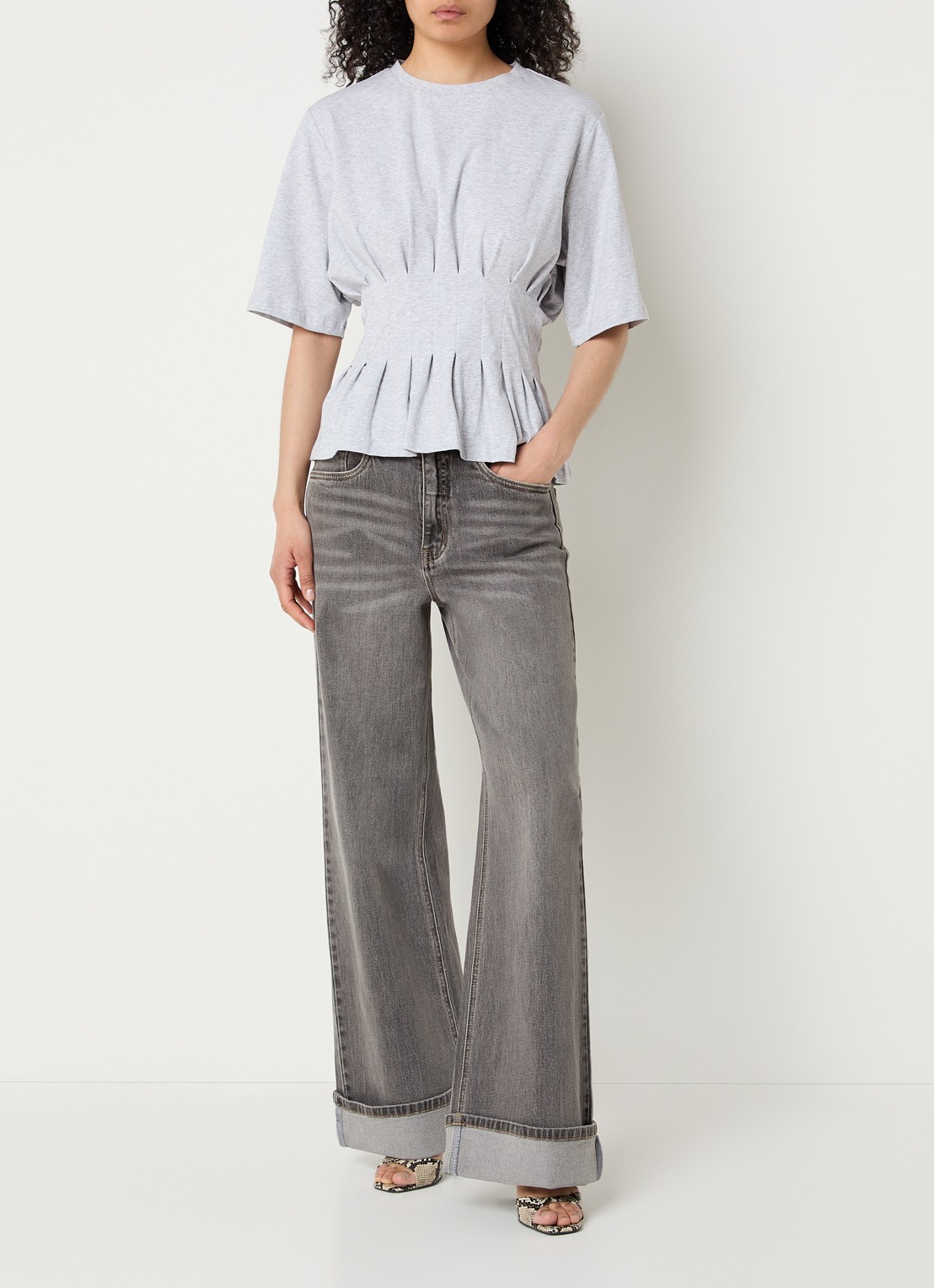 Gestuz GZsara high waist wide leg jeans met steekzakken - voorkant 3 lichtgrijs