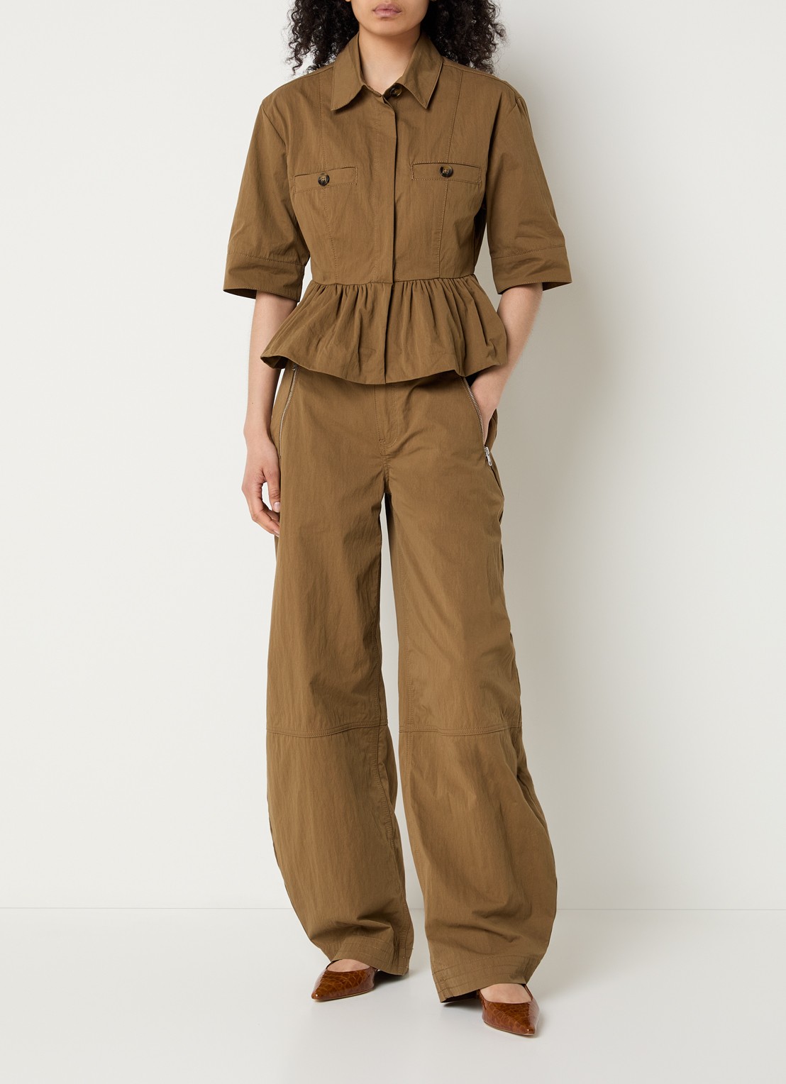 Gestuz GZzandaya high waist balloon fit broek met ritszakken - voorkant 2 bruin