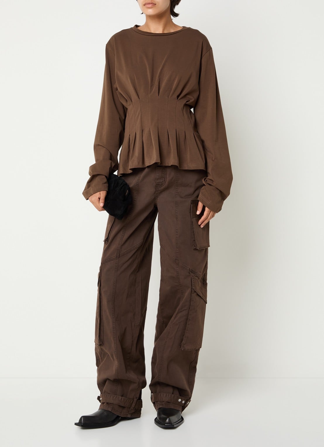 Gestuz High waist loose fit cargobroek met klepzakken - voorkant 4 bruin
