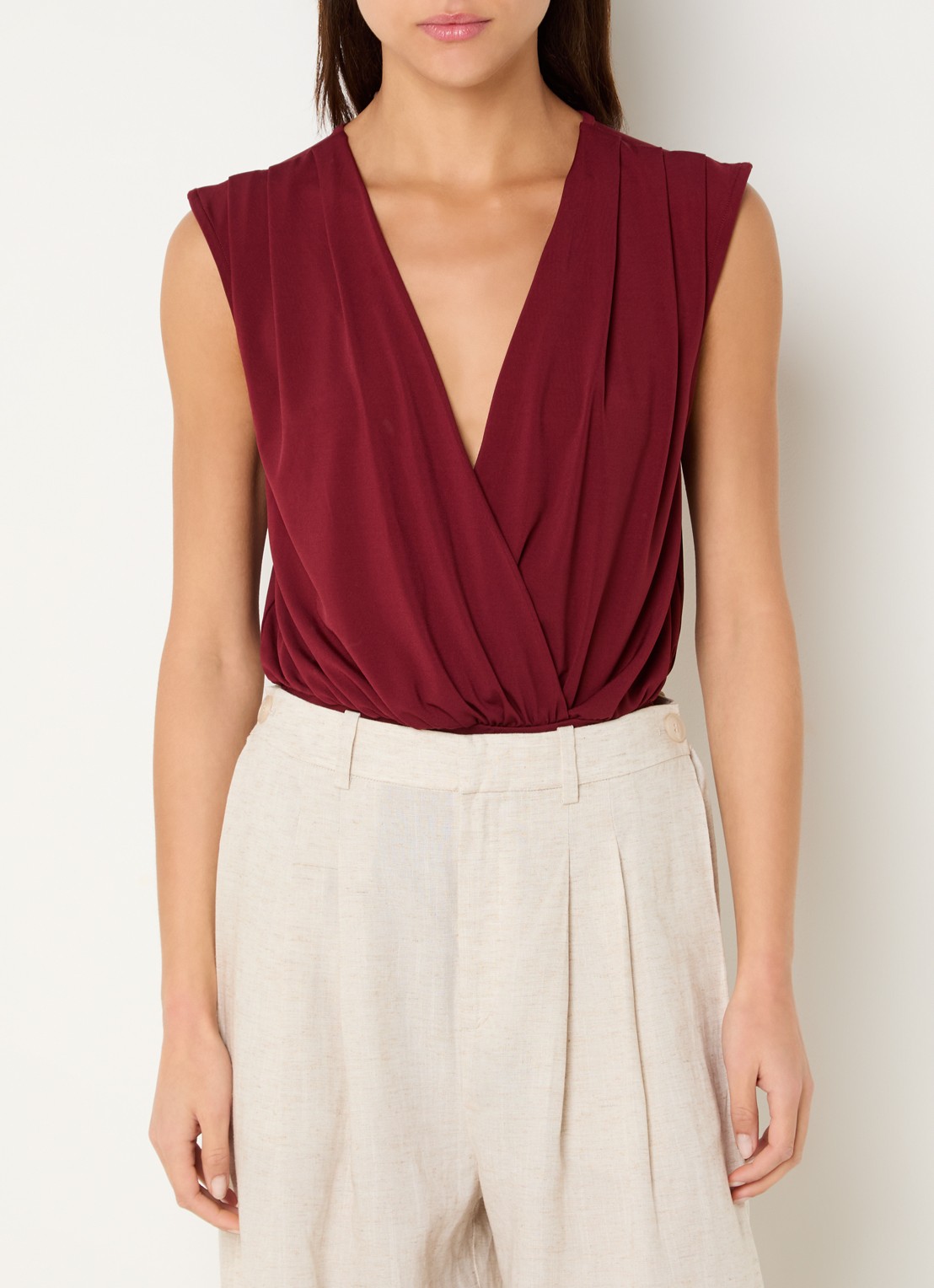 Gestuz Nadie body met V-hals - detail 3 bordeauxrood