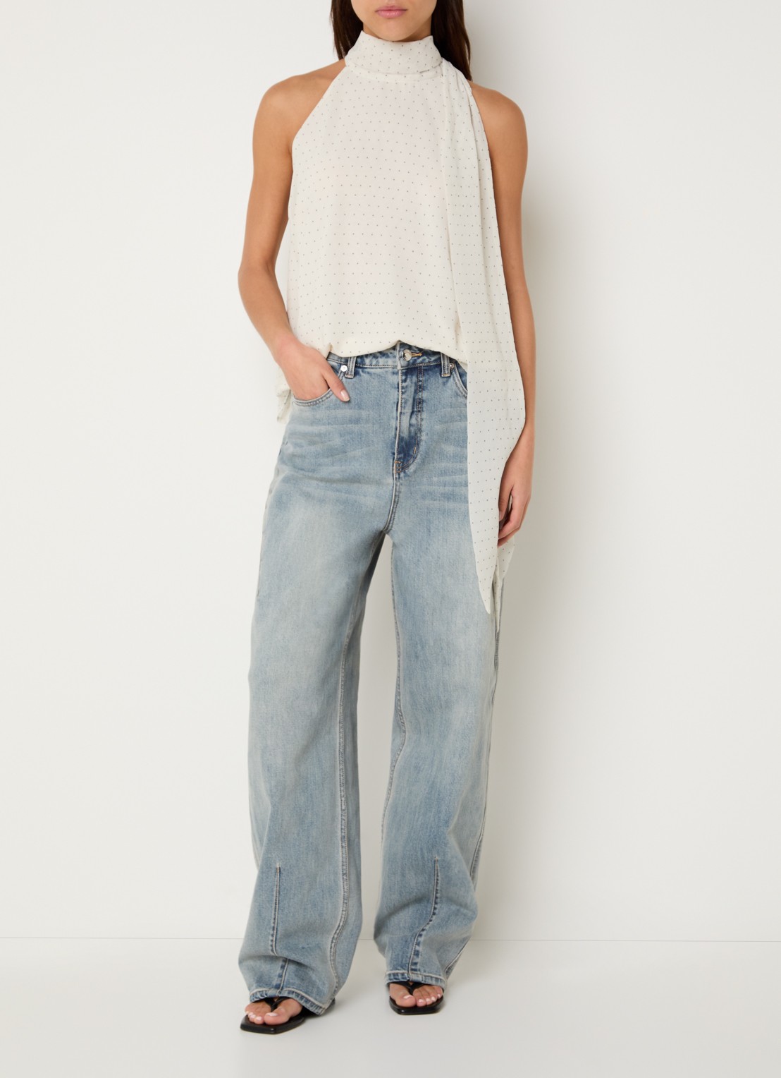 Gestuz Noma high waist loose fit jeans met lichte wassing - voorkant 3 indigo
