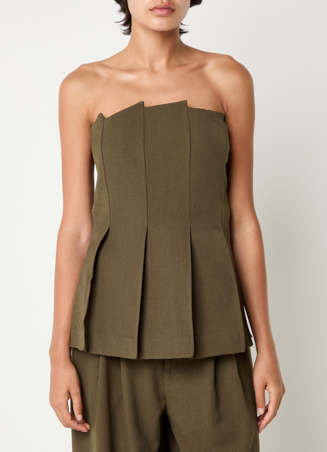 Gestuz Stacy top met plooidetail - detail 4 khaki