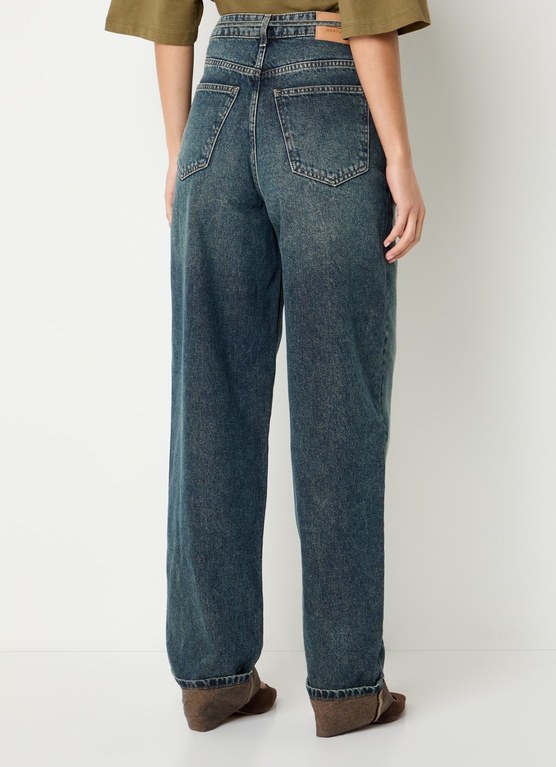 Gestuz Susara high waist wide fit jeans met donkere wassing - achterkant 3 indigo