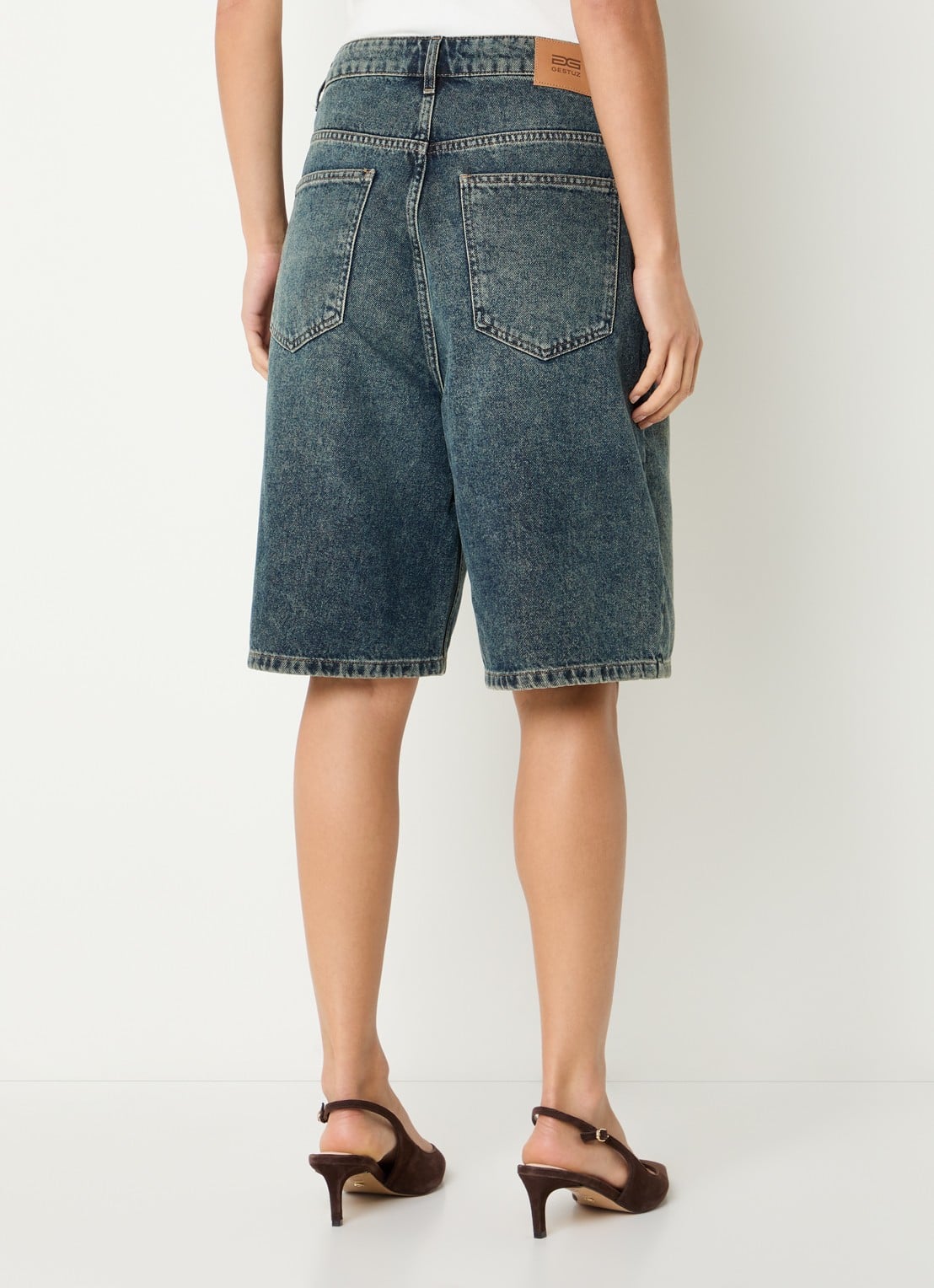 Gestuz Susara high waist wide fit korte broek van denim - achterkant 4 indigo