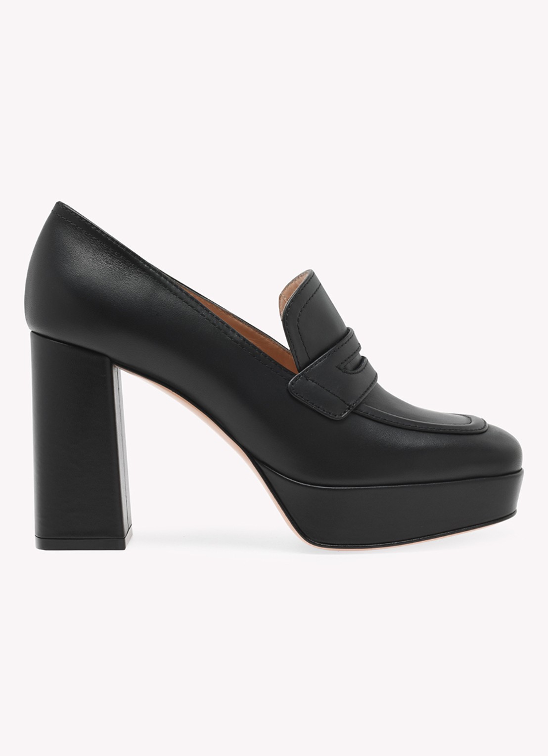 Gianvito Rossi Rouen pump van kalfsleer - voorkant zwart
