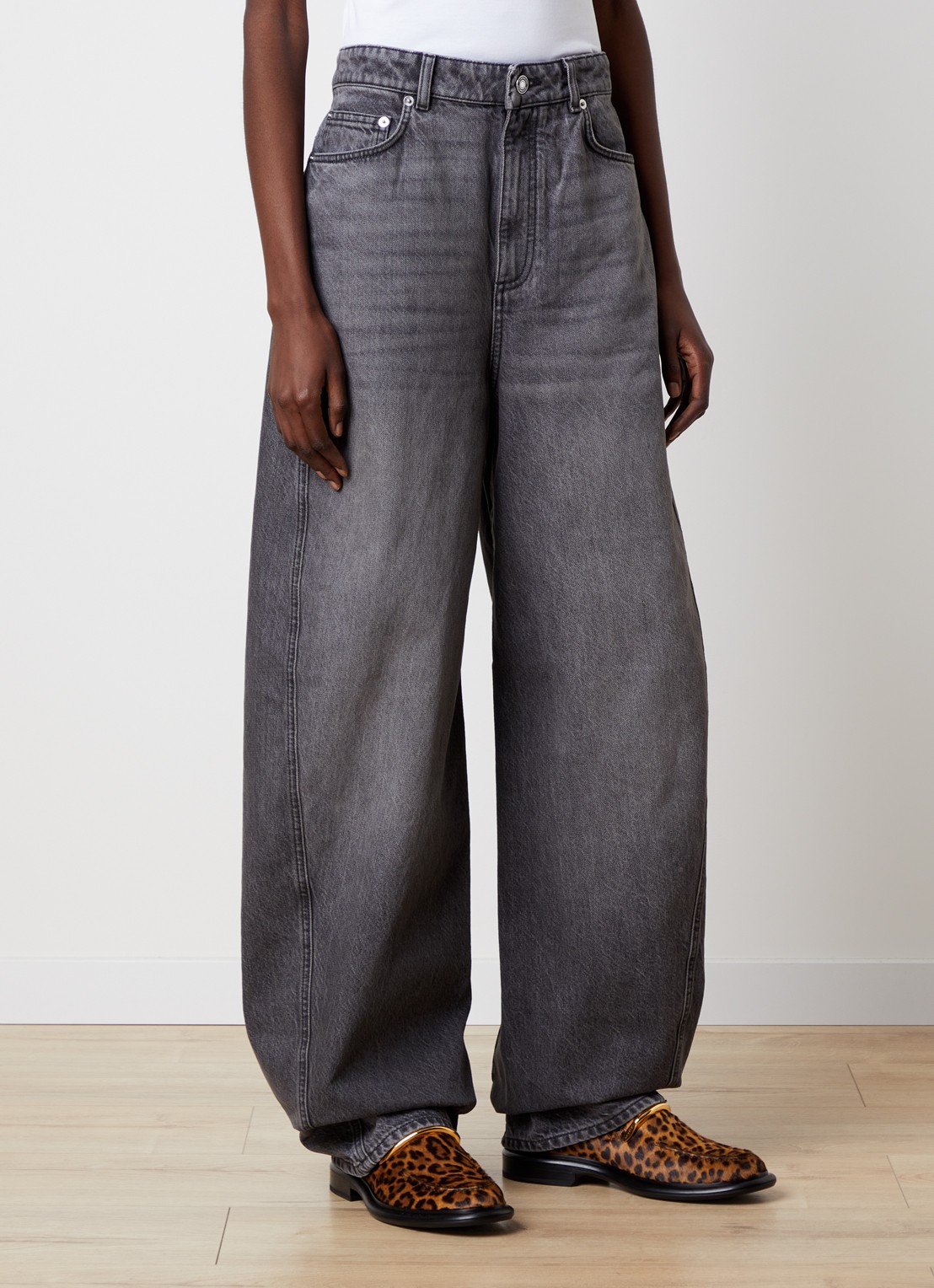 Givenchy High waist wide fit jeans met gekleurde wassing - detail 4 grijs
