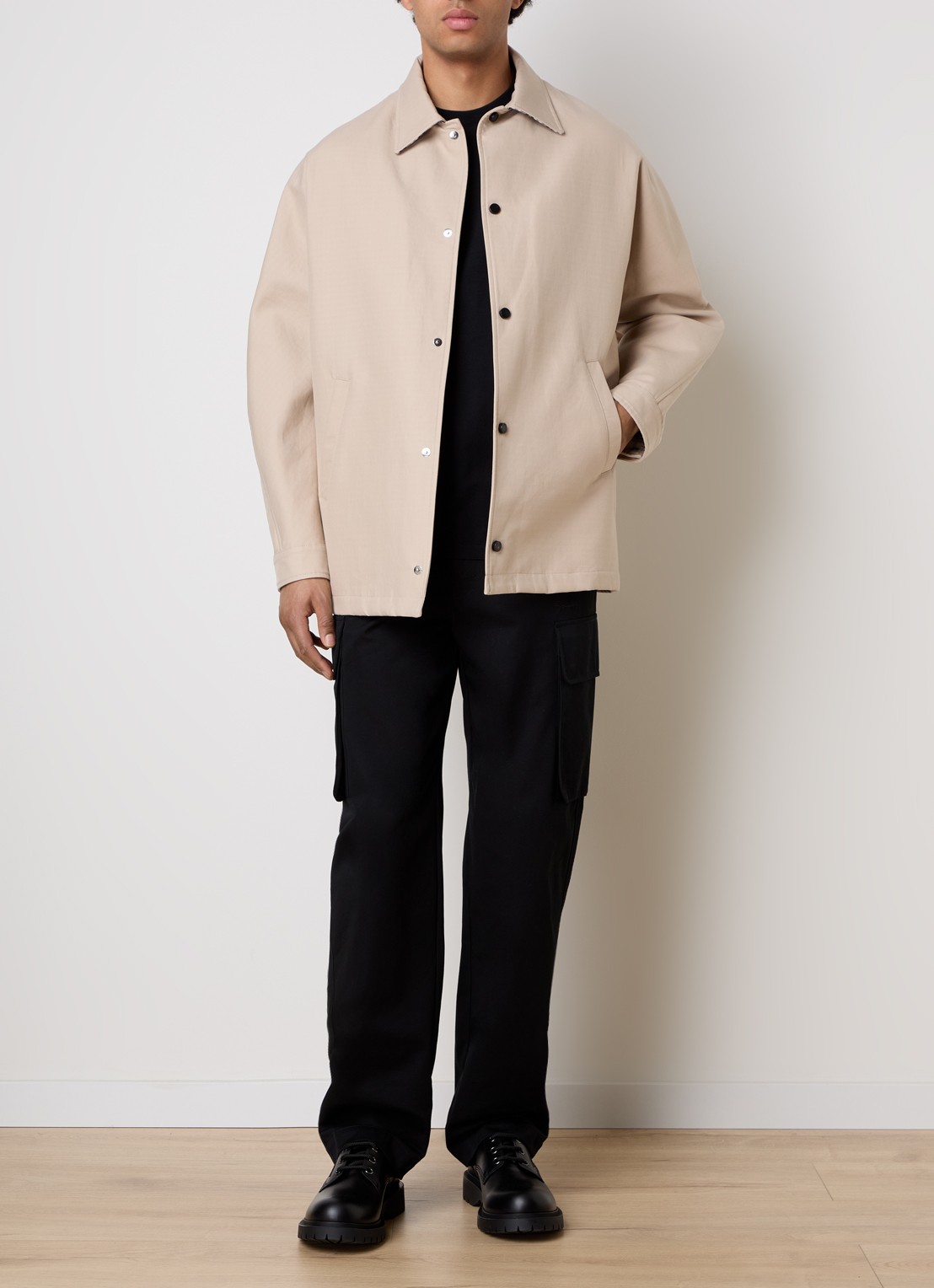 Givenchy Jack met steekzakken - voorkant 3 beige