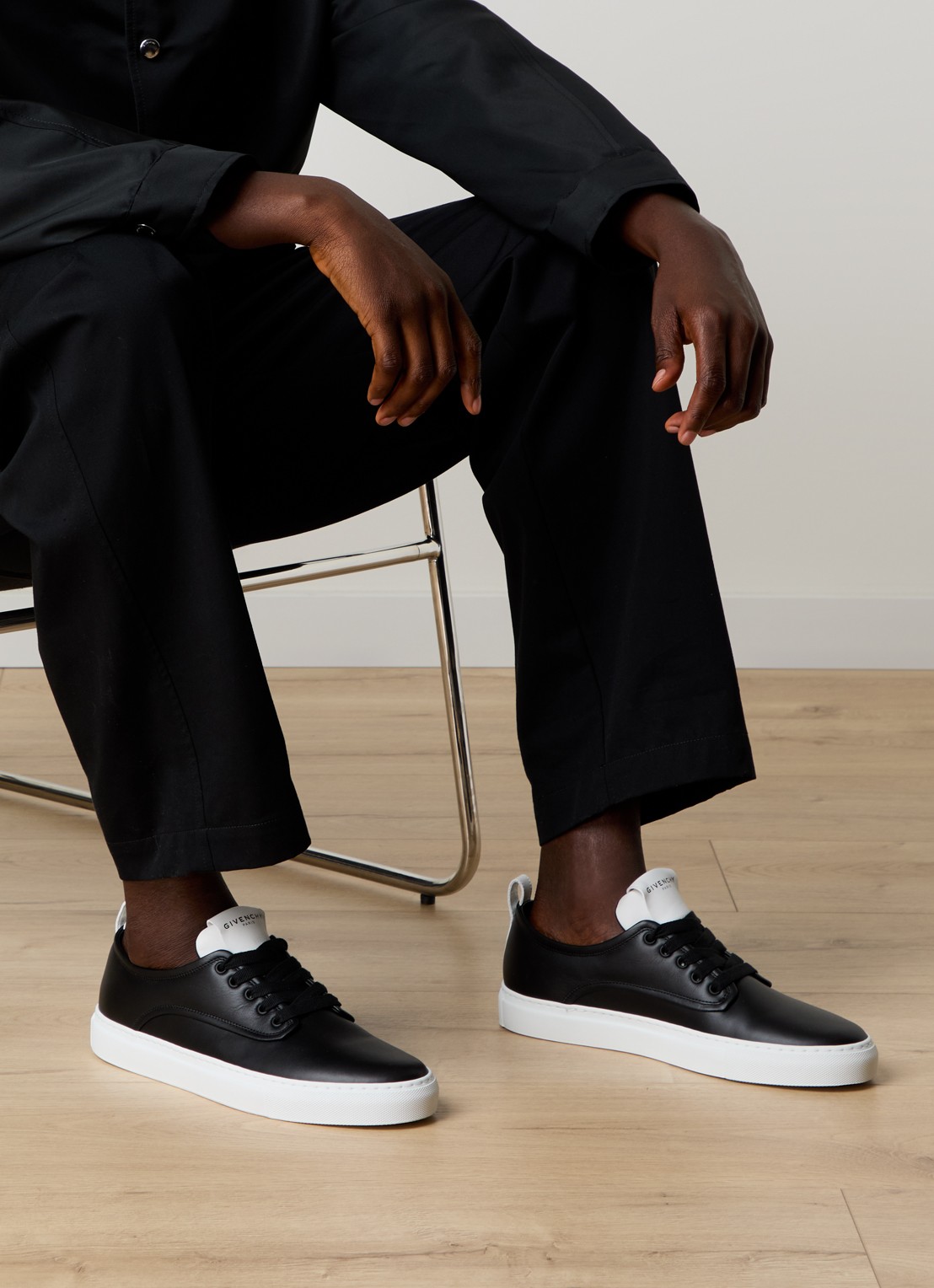 Givenchy New City sneaker van kalfsleer - voorkant 3 zwart