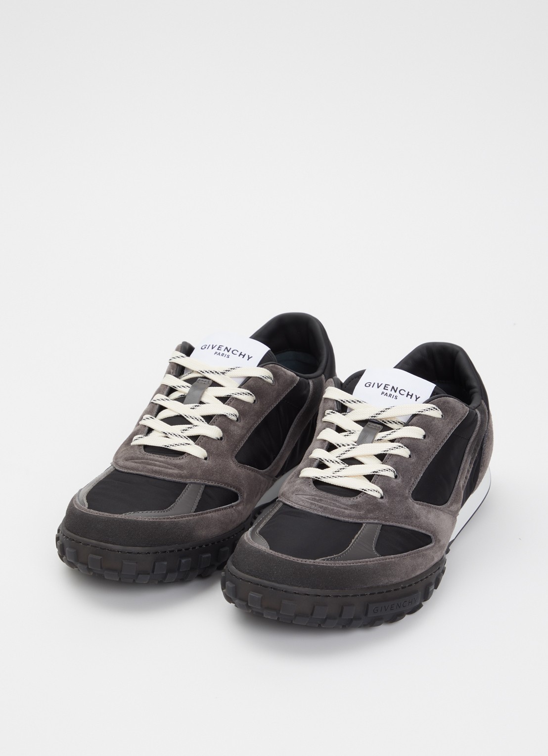 Givenchy New Glide sneaker met details van kalfssuède en logo - detail taupe