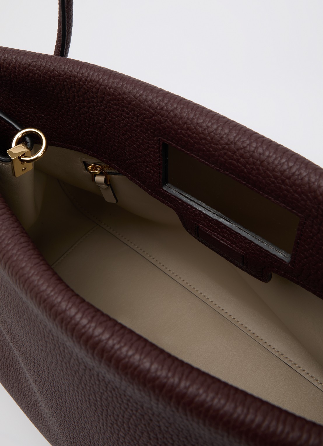 Givenchy Pinch Large handtas van kalfsleer met structuur - detail aubergine