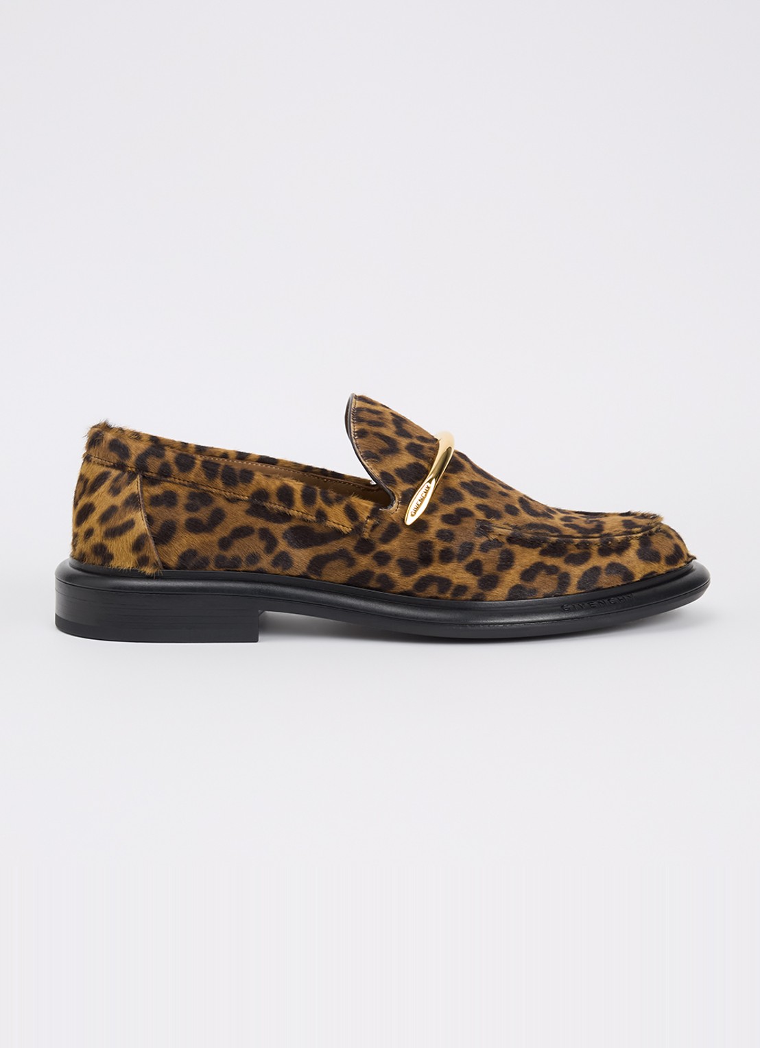 Givenchy Pinch loafer van kalfsleer met ponyhair - voorkant camel
