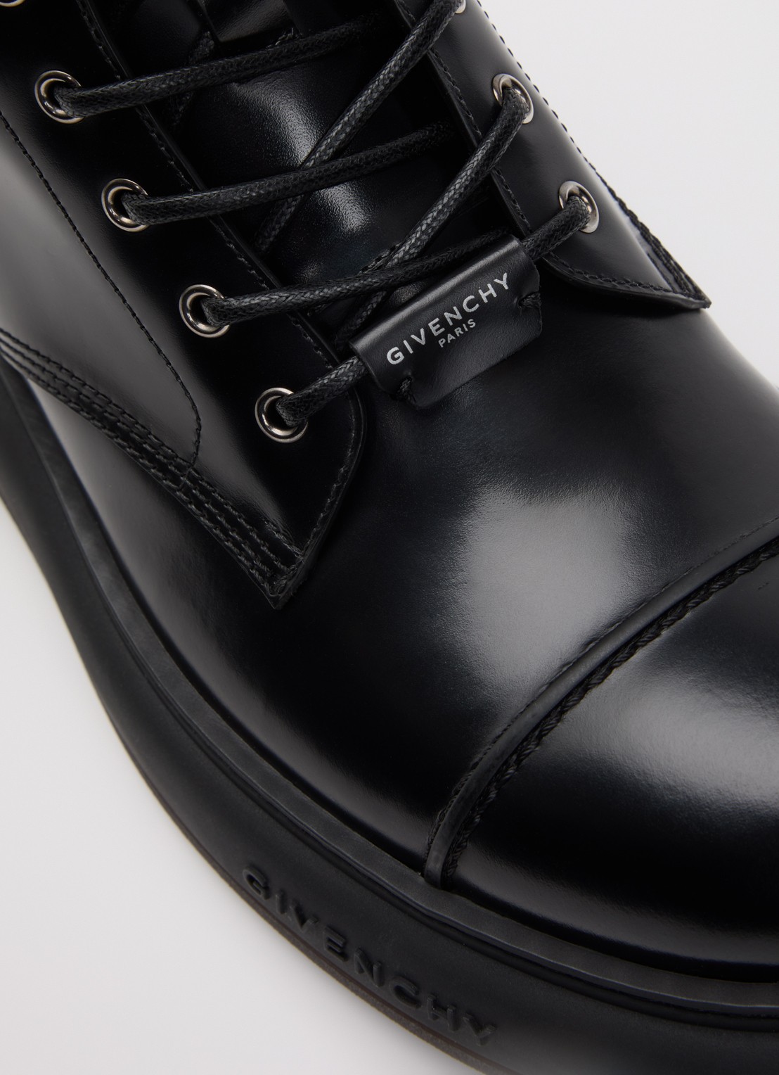 Givenchy Veterboot van lakleer met logo - detail 3 zwart