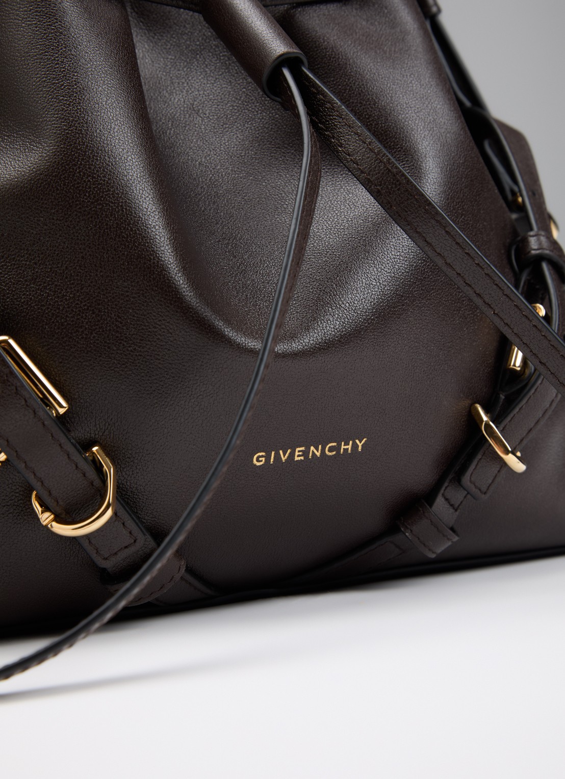 Givenchy Voyou Small schoudertas van kalfsleer - detail 5 chocoladebruin
