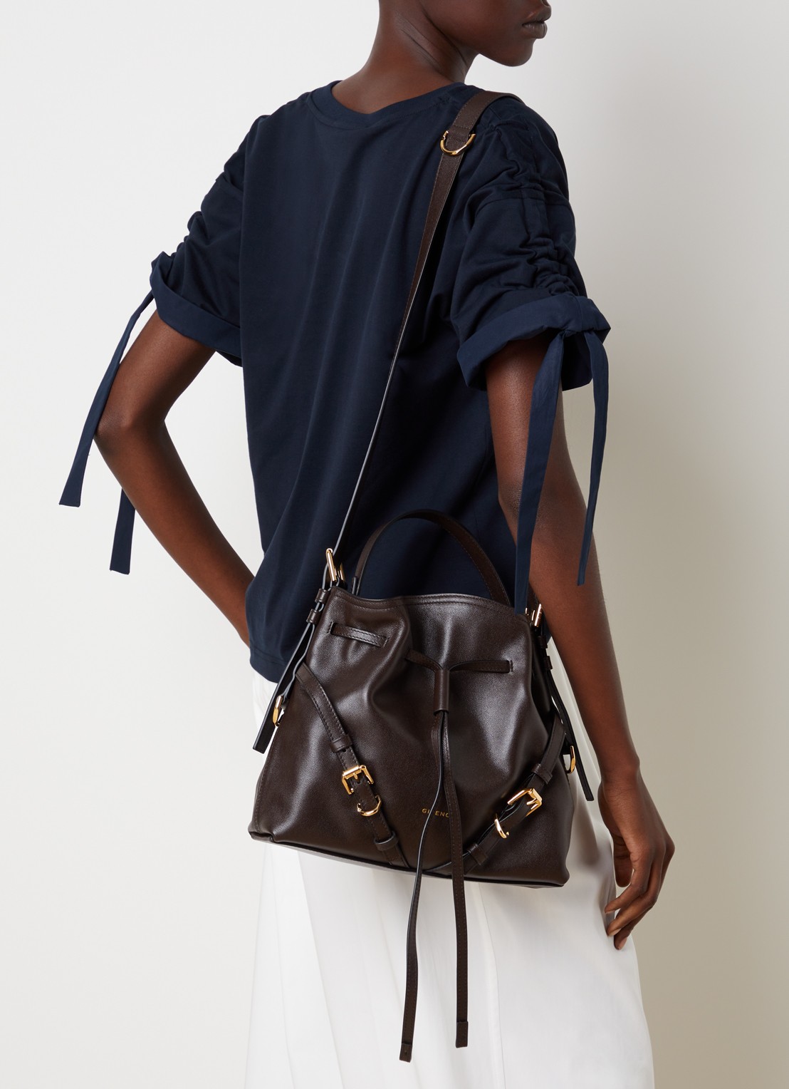 Givenchy Voyou Small schoudertas van kalfsleer - voorkant 7 chocoladebruin