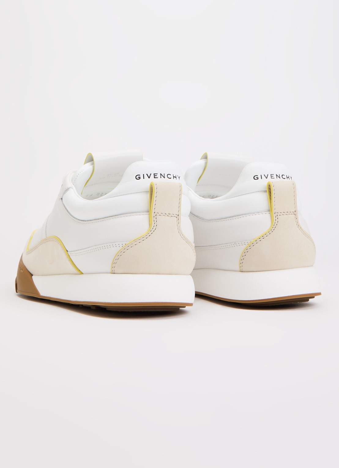 Givenchy Yard Court sneaker van kalfsleer met nubuck details - achterkant 2 wit