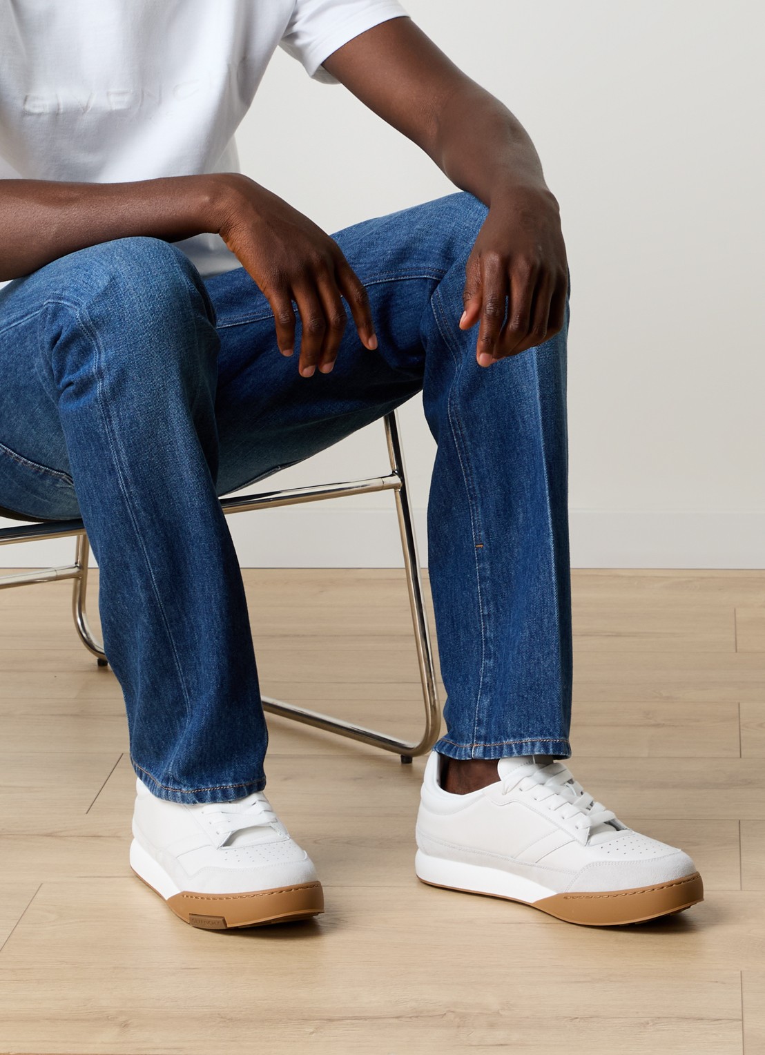 Givenchy Yard sneaker van kalfsleer met details van suède - voorkant 7 wit