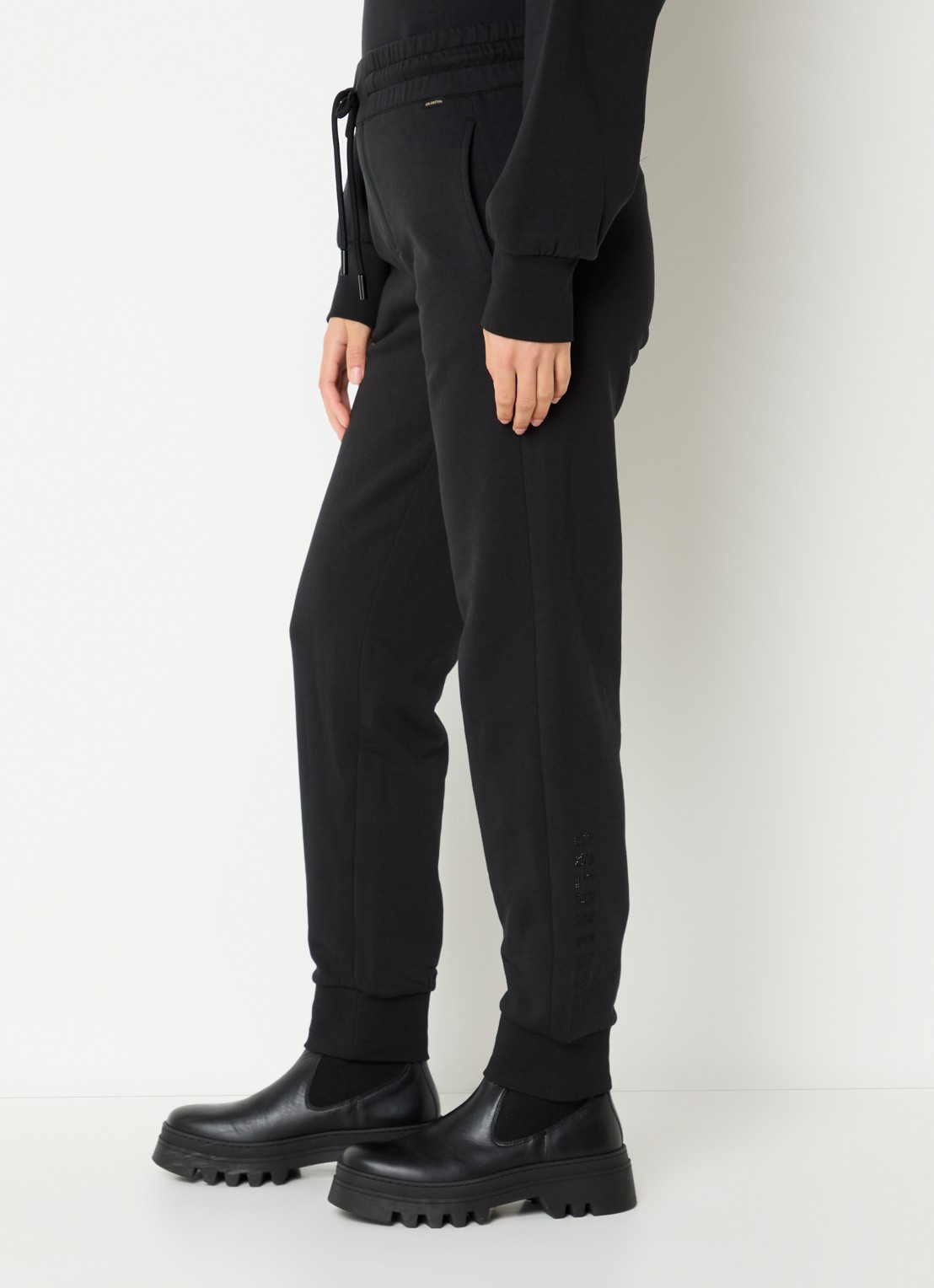 Goldbergh Bright joggingbroek in  katoenblend met steekzakken - detail 5 zwart