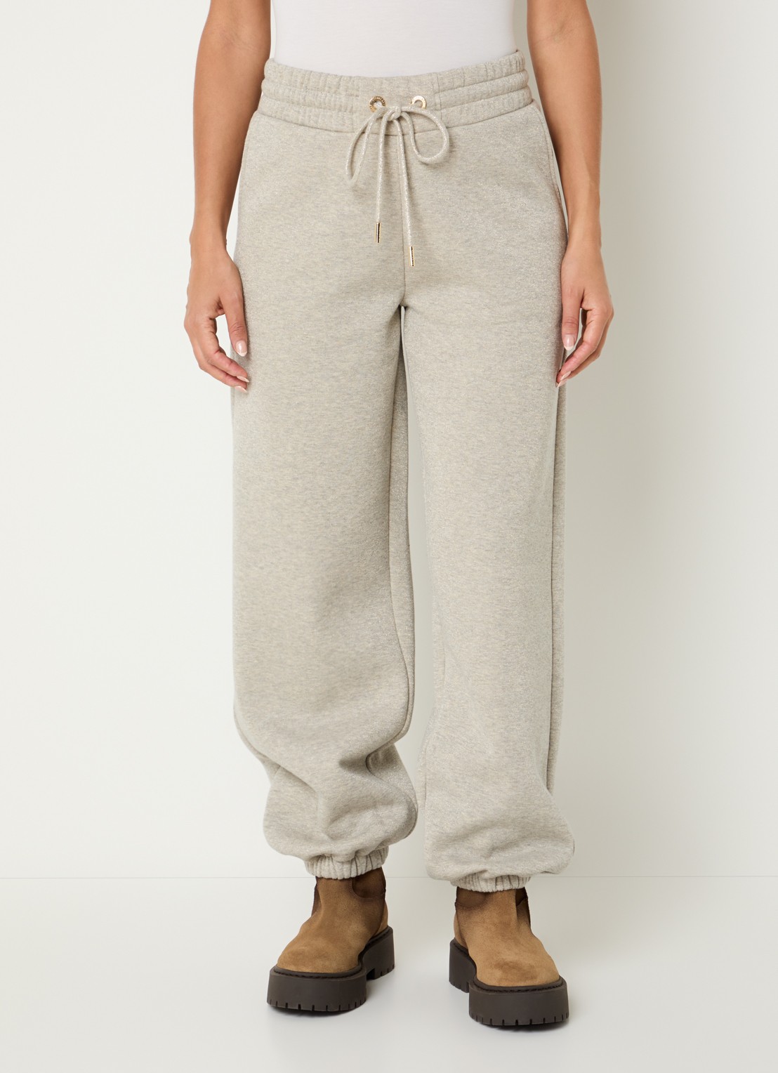 Goldbergh Glimpse high waist tapered fit joggingbroek met lurex  - detail 4 grijsmele