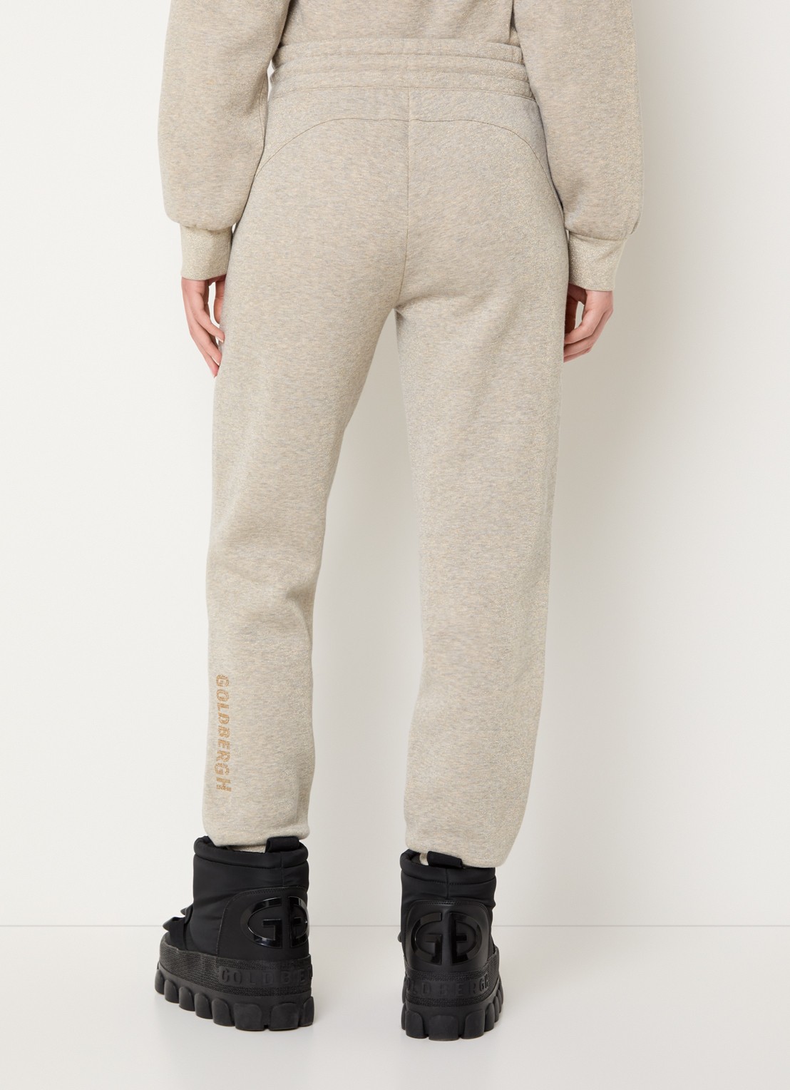 Goldbergh Glimpse high waist tapered fit joggingbroek met lurex - achterkant 3 beige