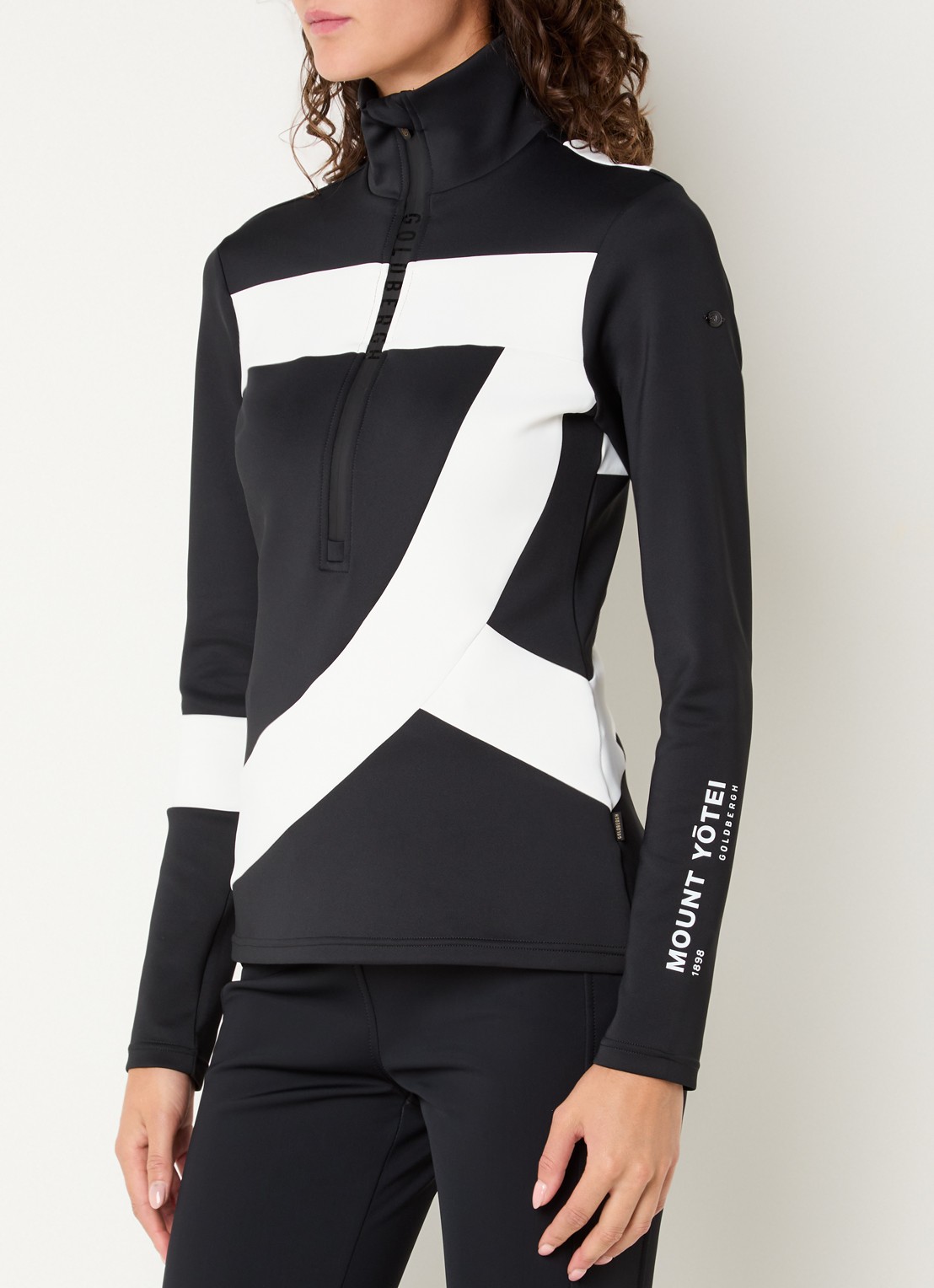 Goldbergh Kanji skipully met halve rits - detail zwart