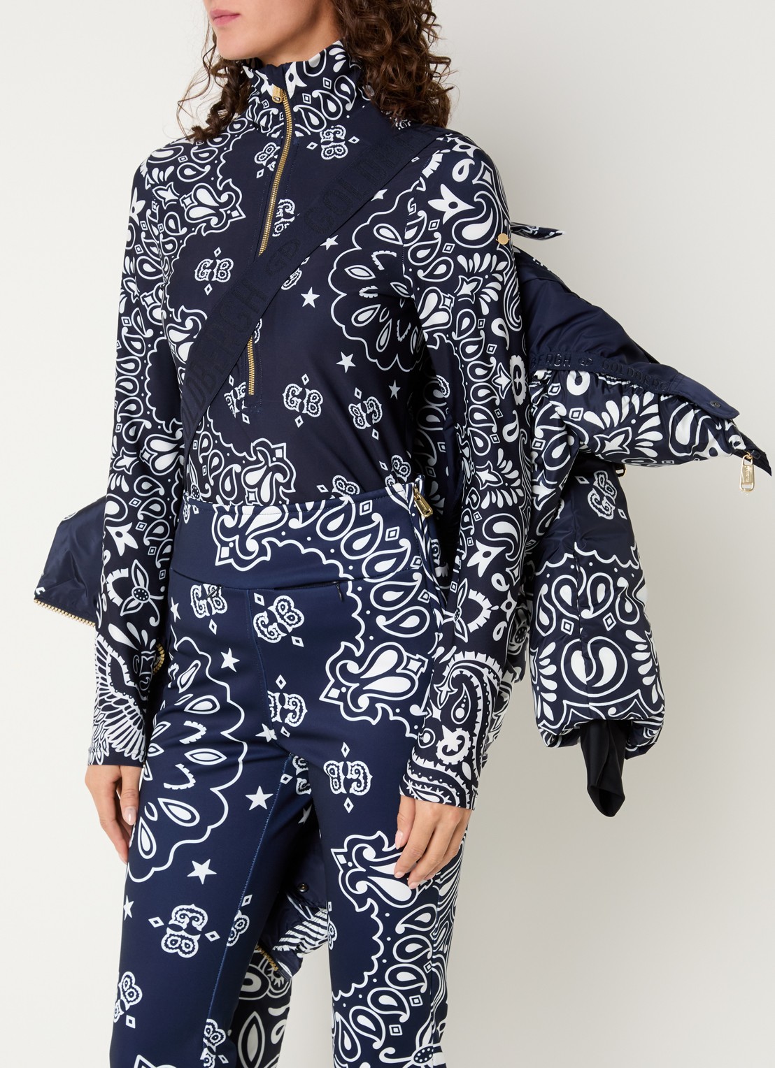 Goldbergh Kyoki ski-jas met paisley dessin - detail 2 donkerblauw