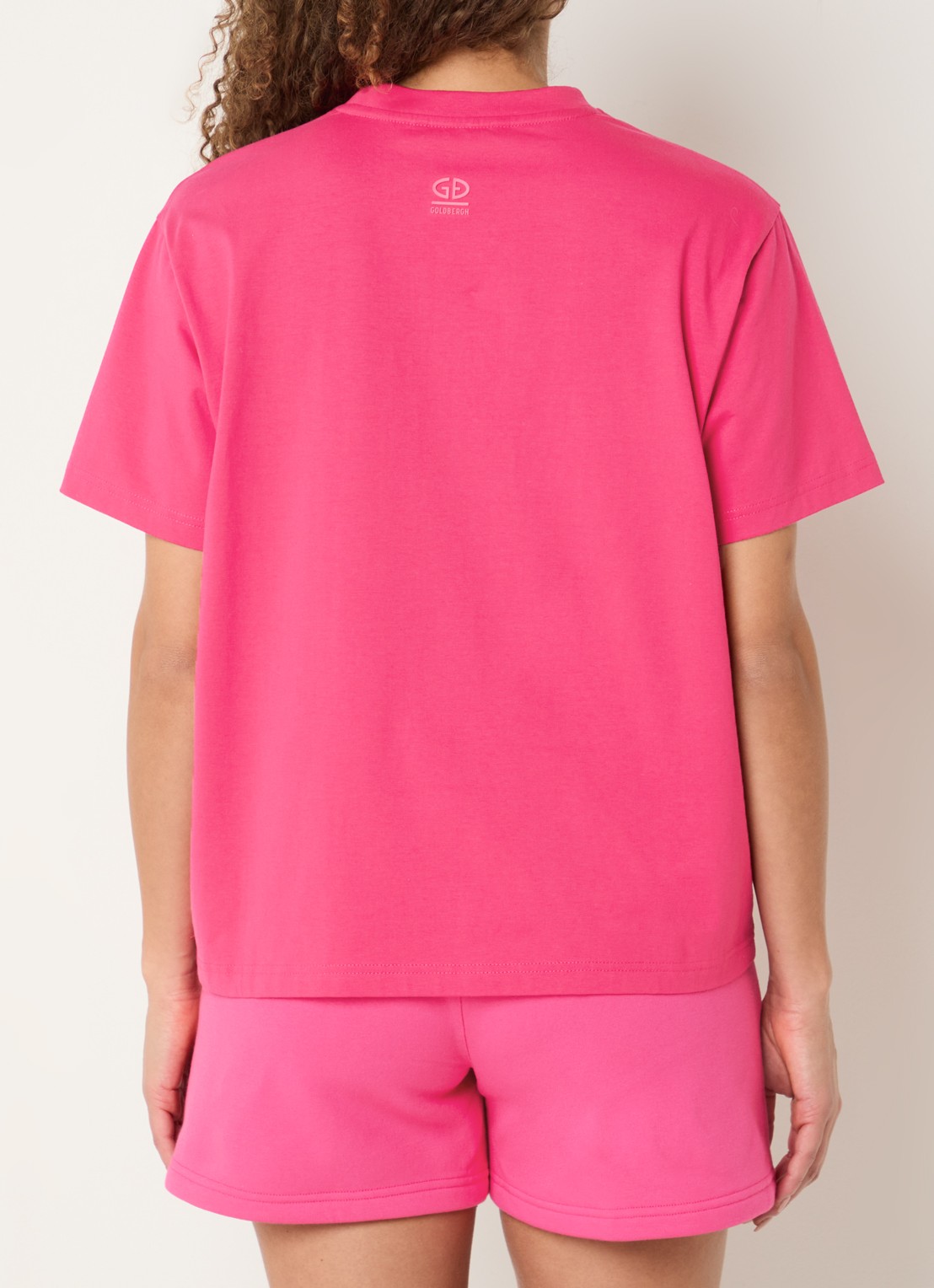 Goldbergh Legacy T-shirt met logo - achterkant fuchsia