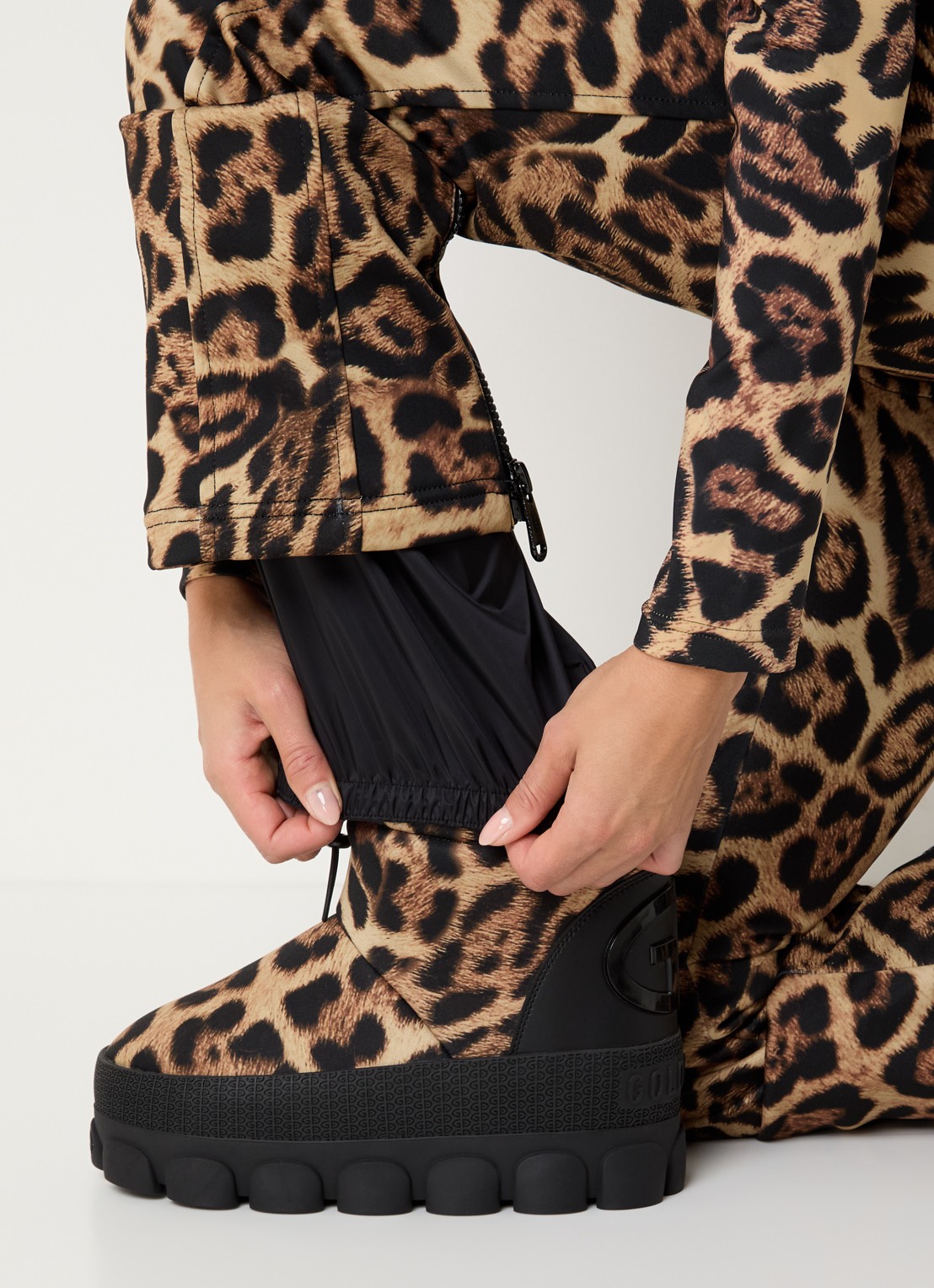 Goldbergh Minou high waist flared fit skibroek met panterprint - detail 3 bruin