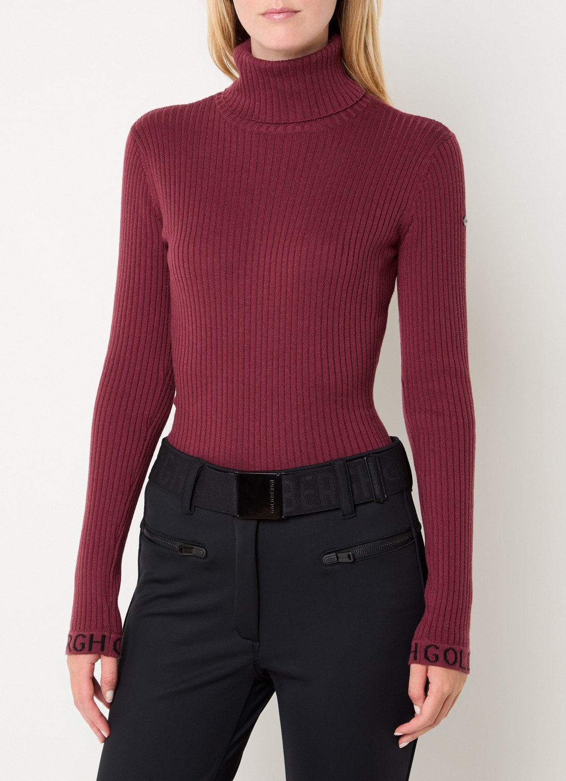 Goldbergh Mira ribgebreide trui in merino wolblend met col - detail bordeauxrood