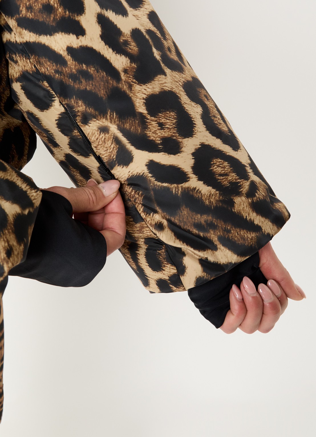 Goldbergh Pantera ski-jas met panterprint en ritszakken - detail 3 bruin