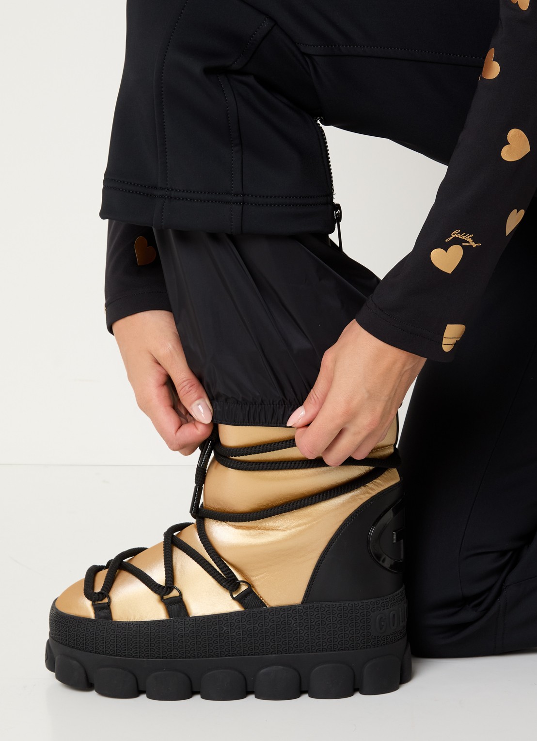 Goldbergh Pippa high waist flared fit skibroek met ritszakken - detail 6 zwart