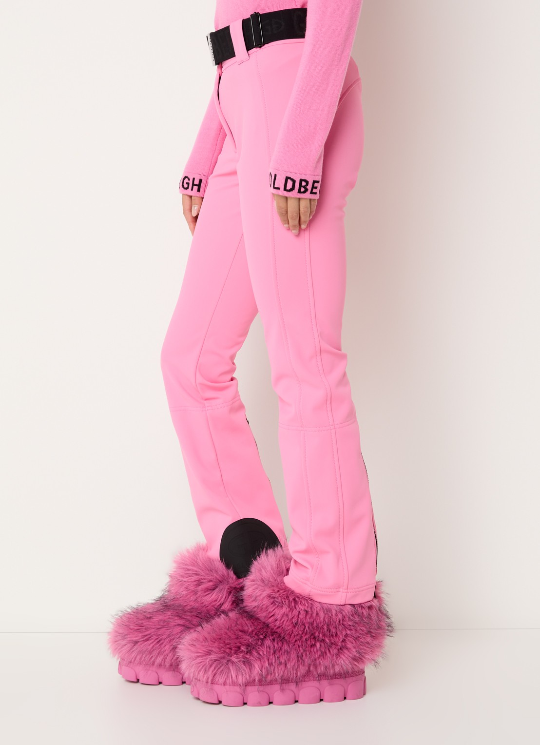 Goldbergh Pippa high waist flared fit skibroek met ritszakken - detail 2 roze