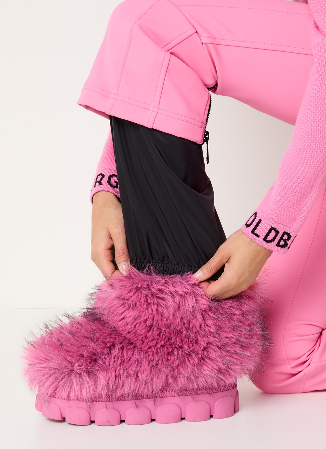 Goldbergh Pippa high waist flared fit skibroek met ritszakken - detail 3 roze