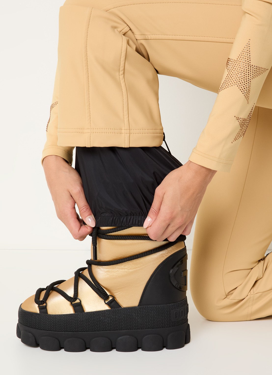 Goldbergh Pippa high waist flared fit skibroek met ritszakken - detail 3 camel