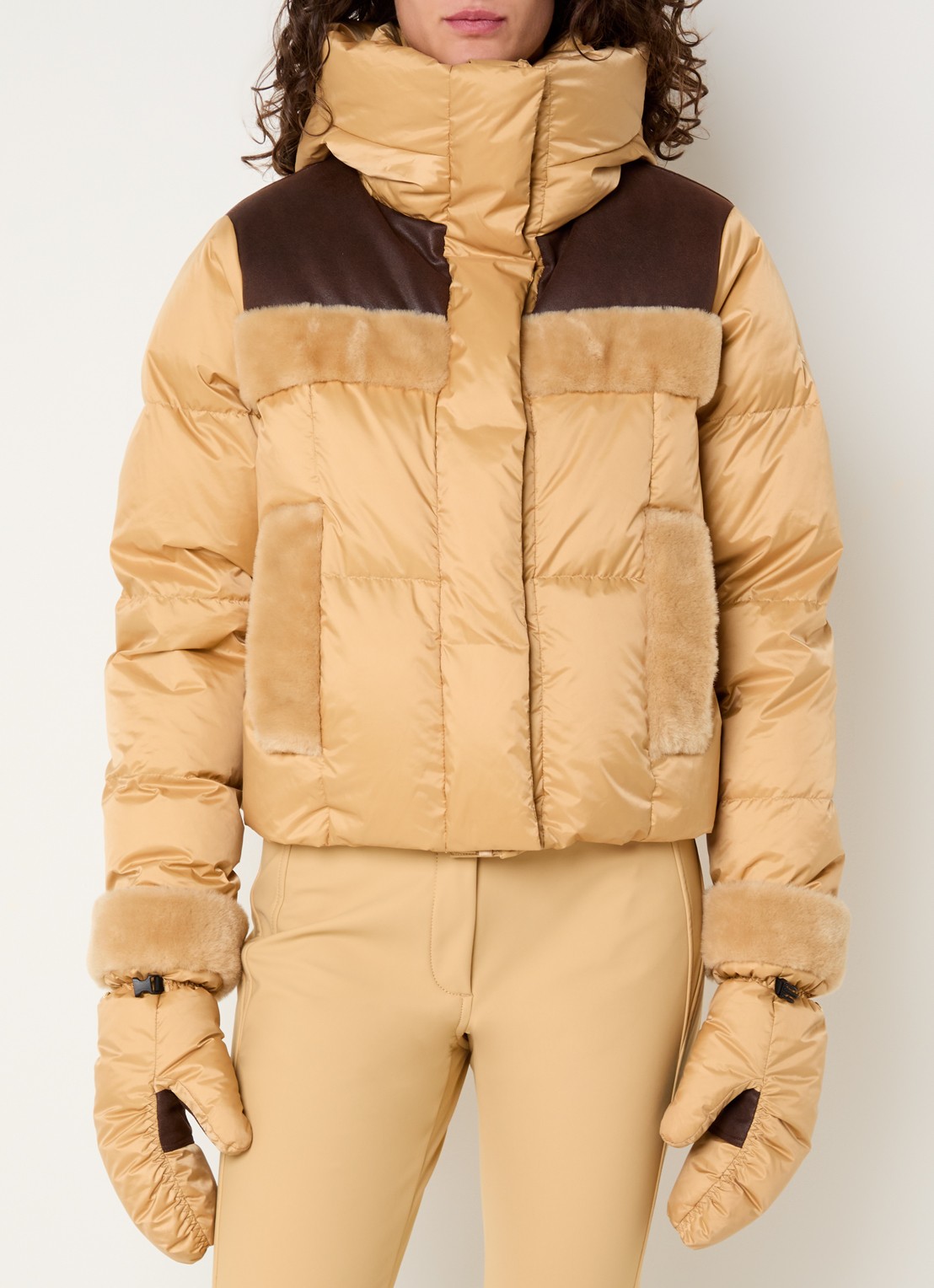 Goldbergh Rin ski-jas met details van imitatiebont en capuchon - detail 3 camel