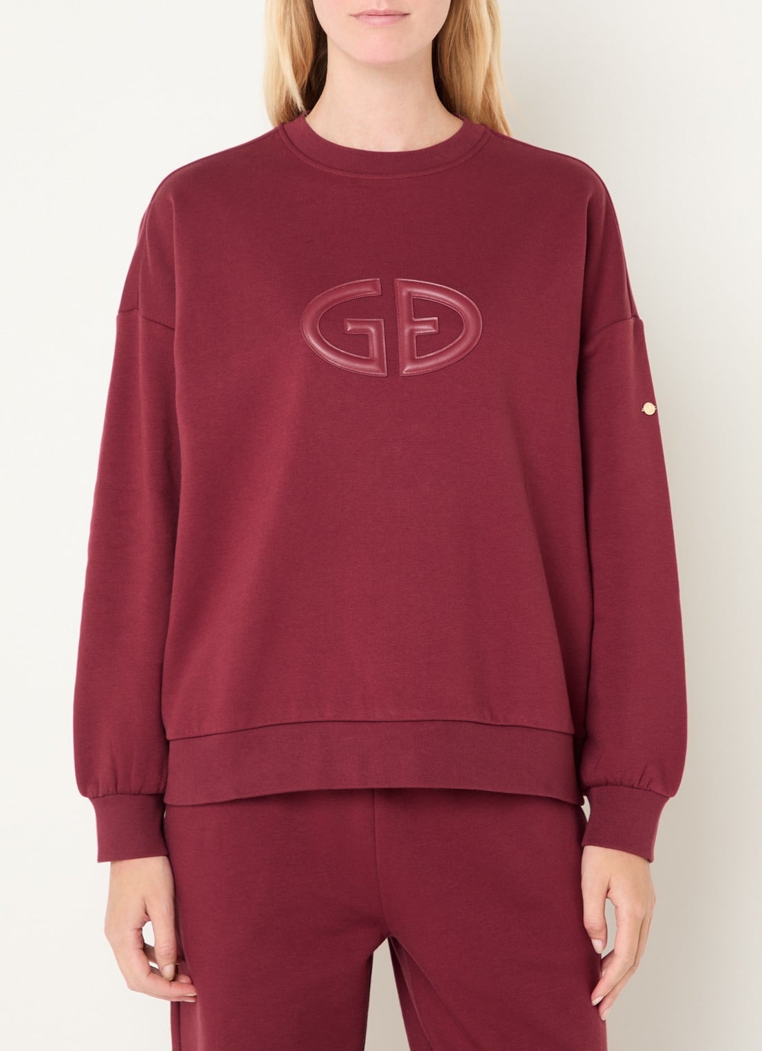 Goldbergh Tova sweater met logoborduring - detail bordeauxrood