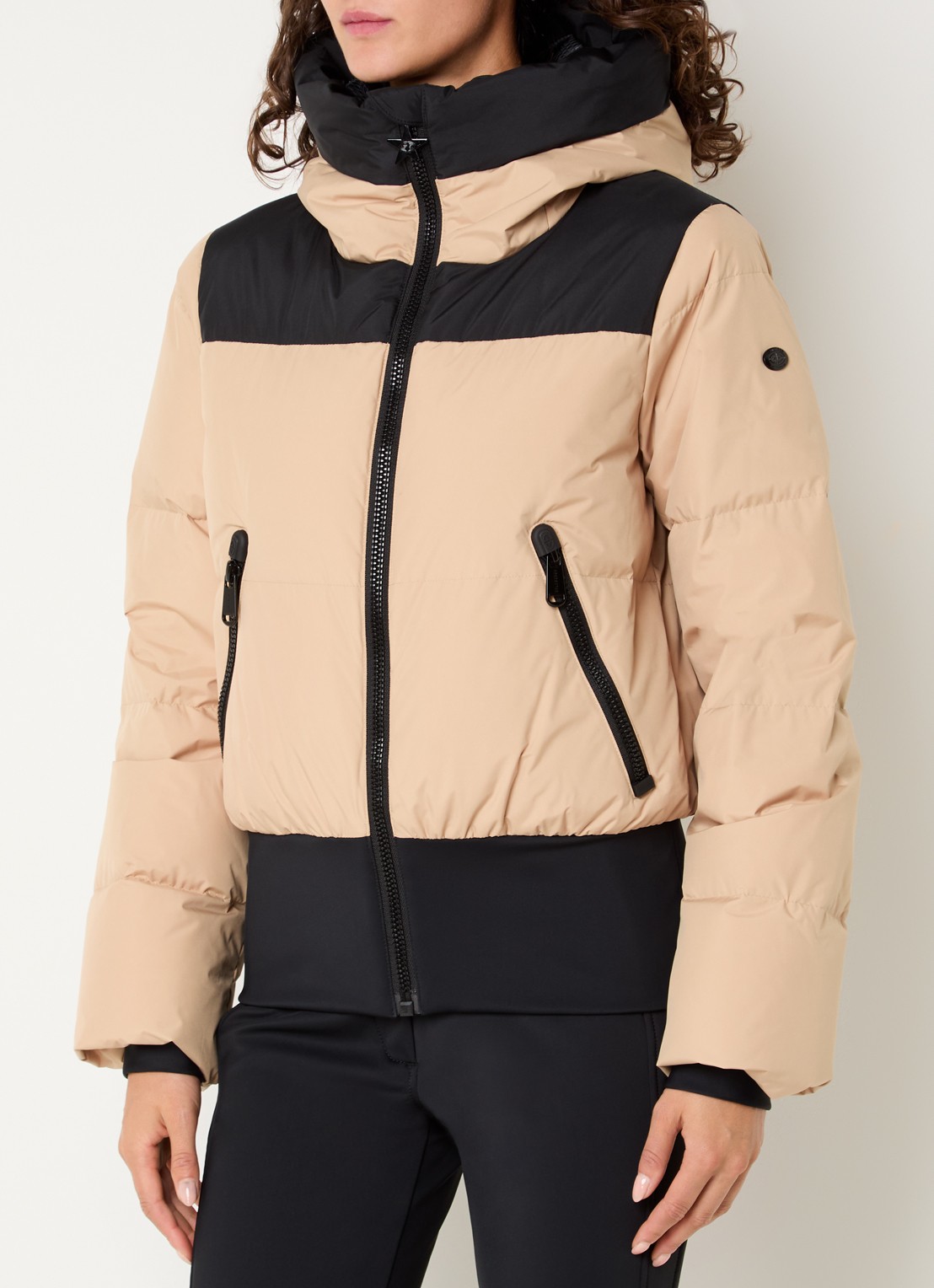 Goldbergh Village ski-jas met capuchon - detail camel