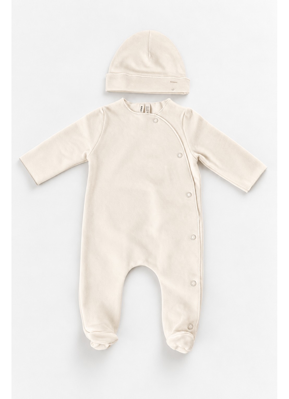 Gray Label Babypak en muts in giftset - voorkant 2 ivoor