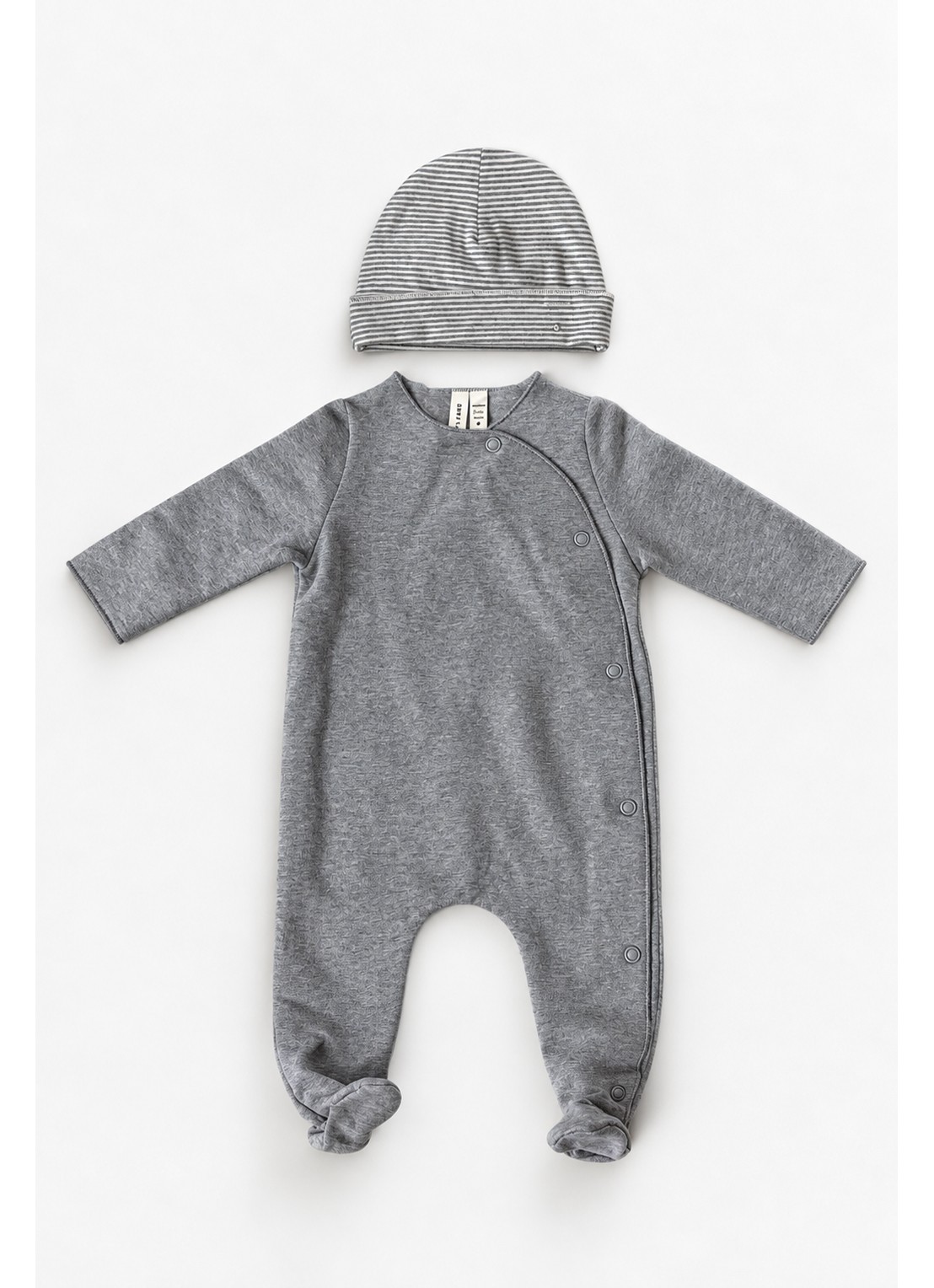 Gray Label Babypak en muts in giftset - voorkant 2 grijsmele