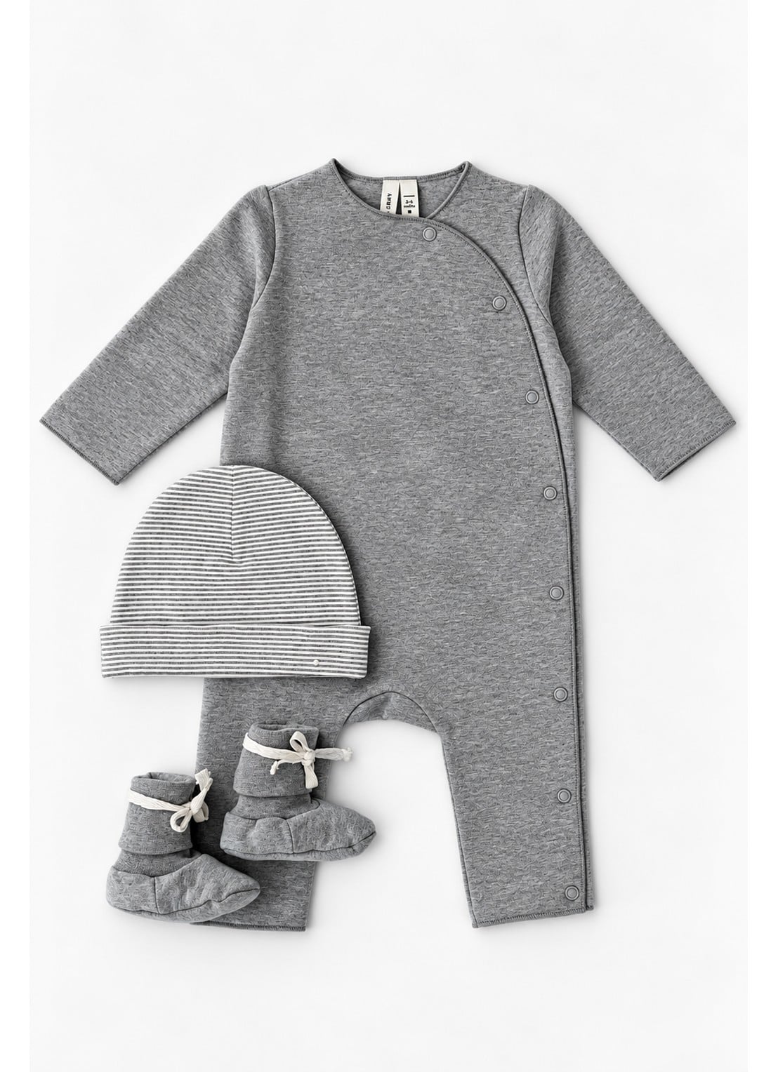Gray Label Babyschoentje met babypak en muts in giftset - voorkant 2 grijsmele